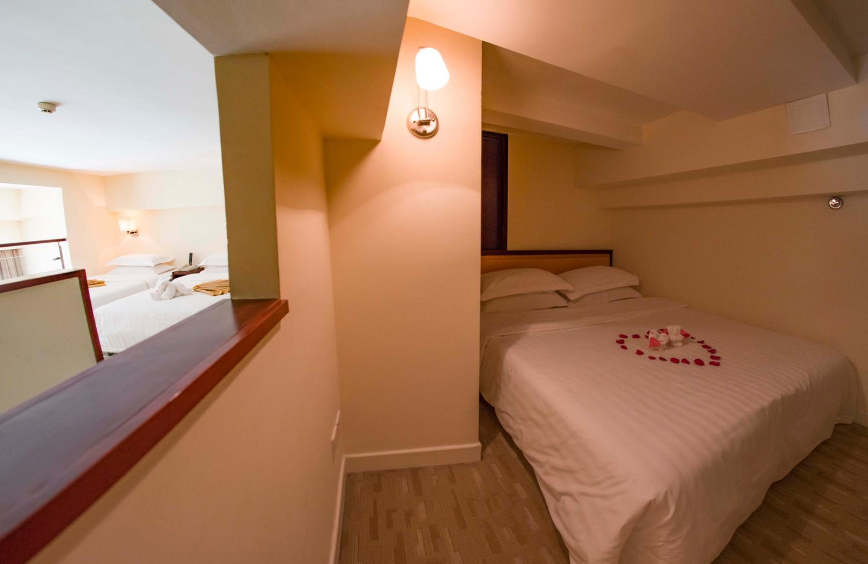 Yantai Meiya International ApartHotel (Previous Ramada Plaza)