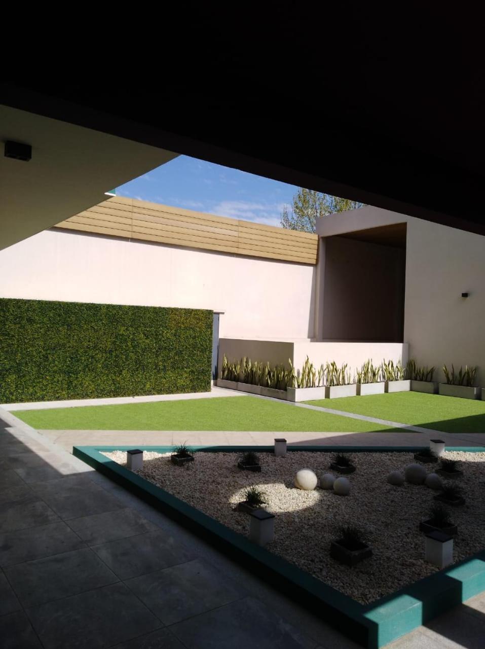 Garden 33