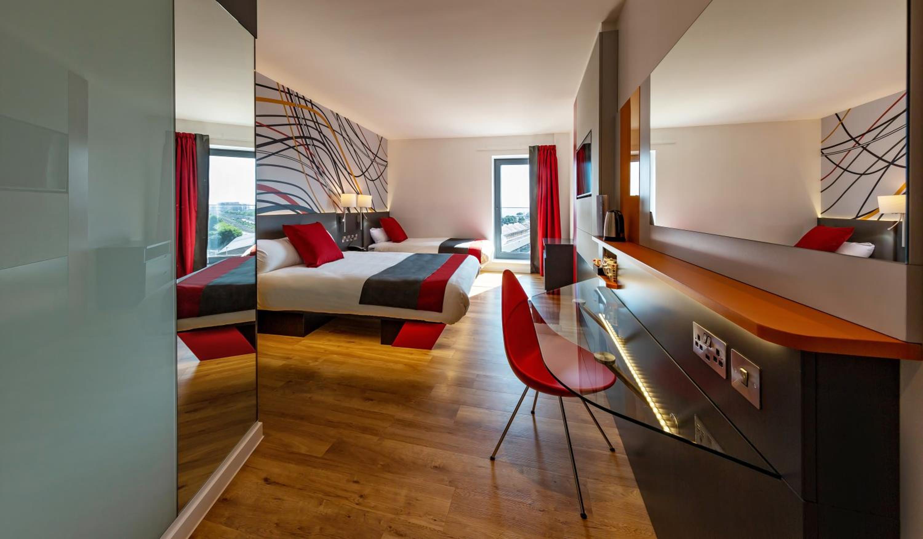 Dundee Vacations - Sleeperz Hotel Dundee - Property Image 10