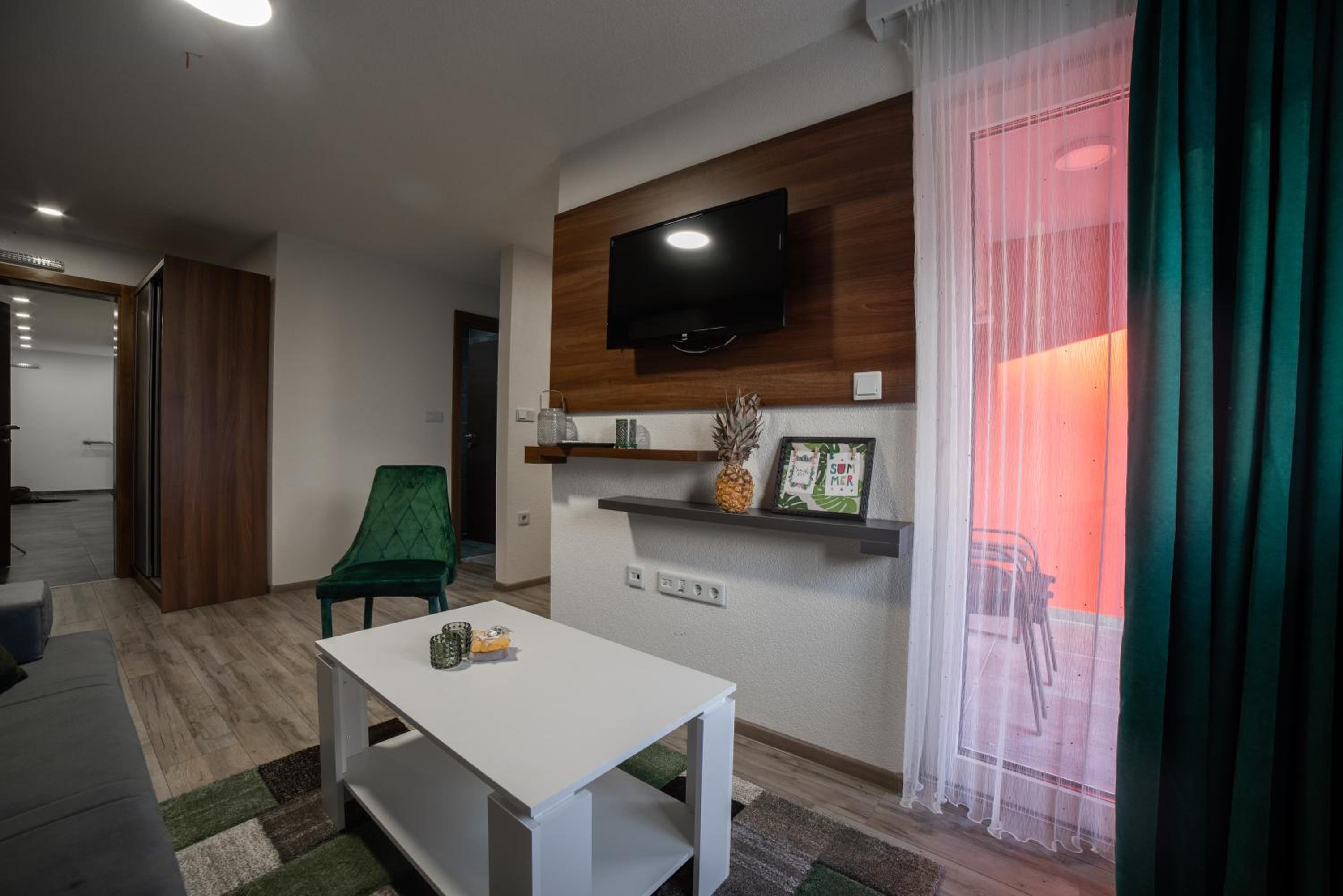 Apartments and Rooms Villa Majestic
