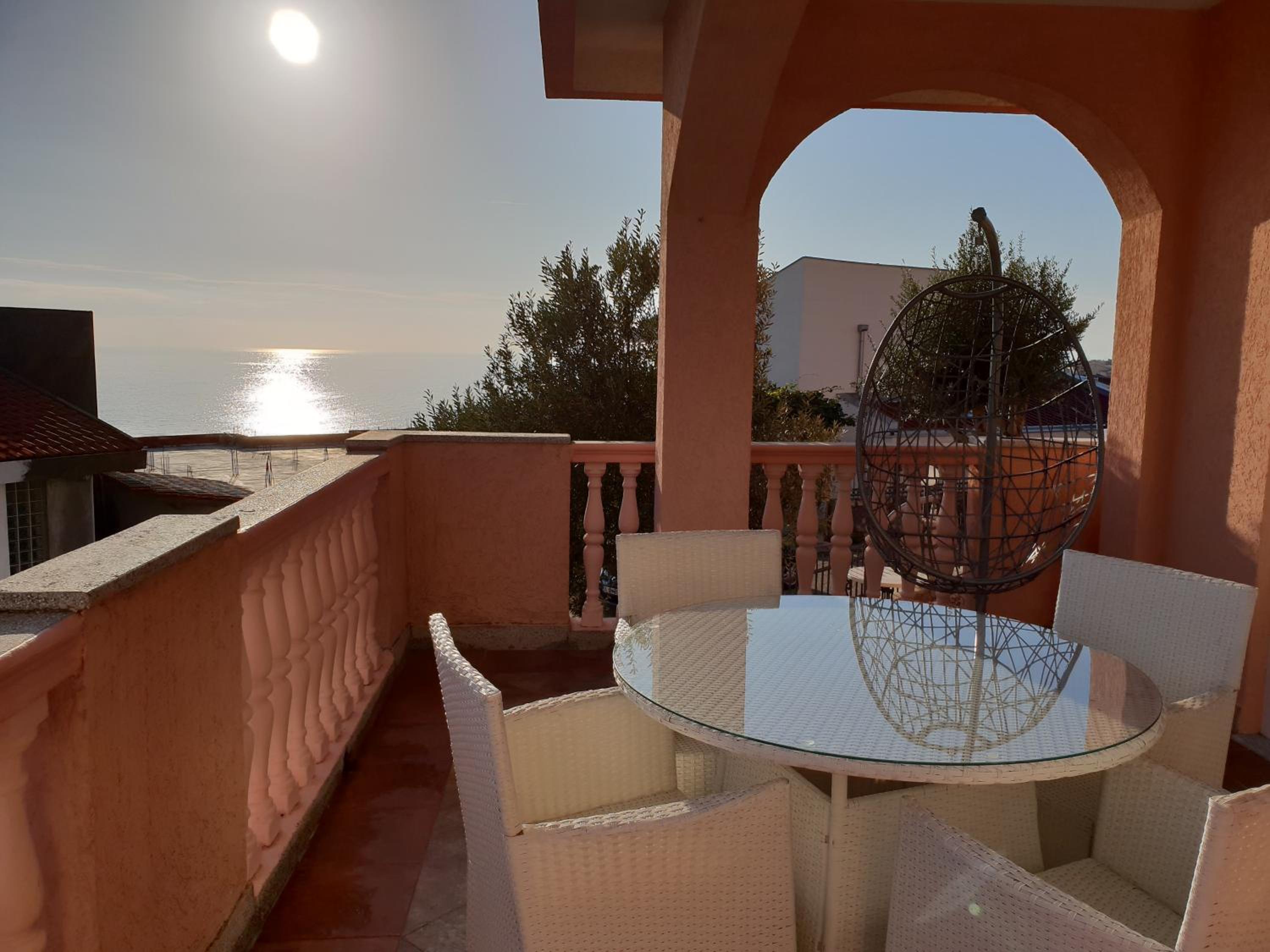Photo 72