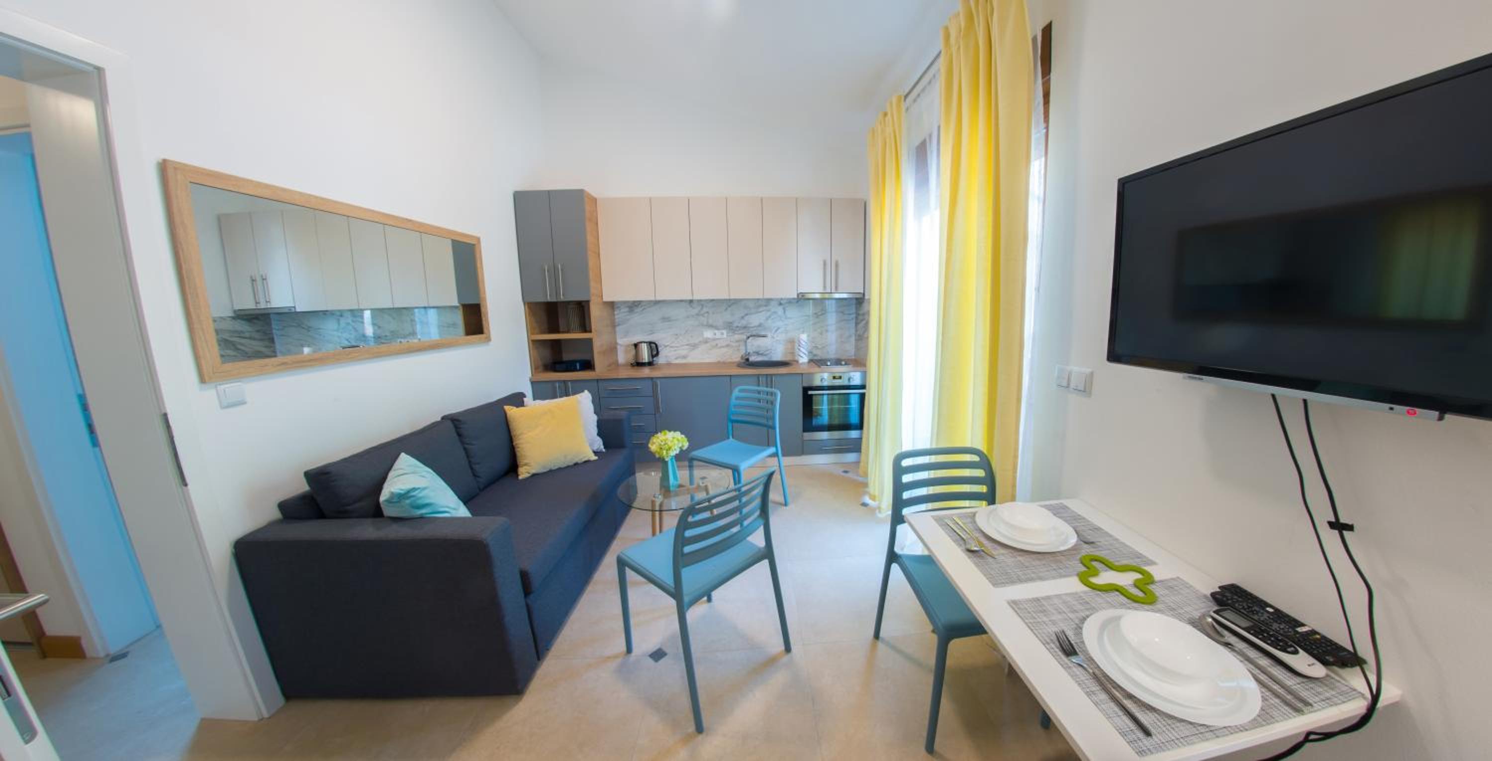 Studio Apartment Morning Star view 2