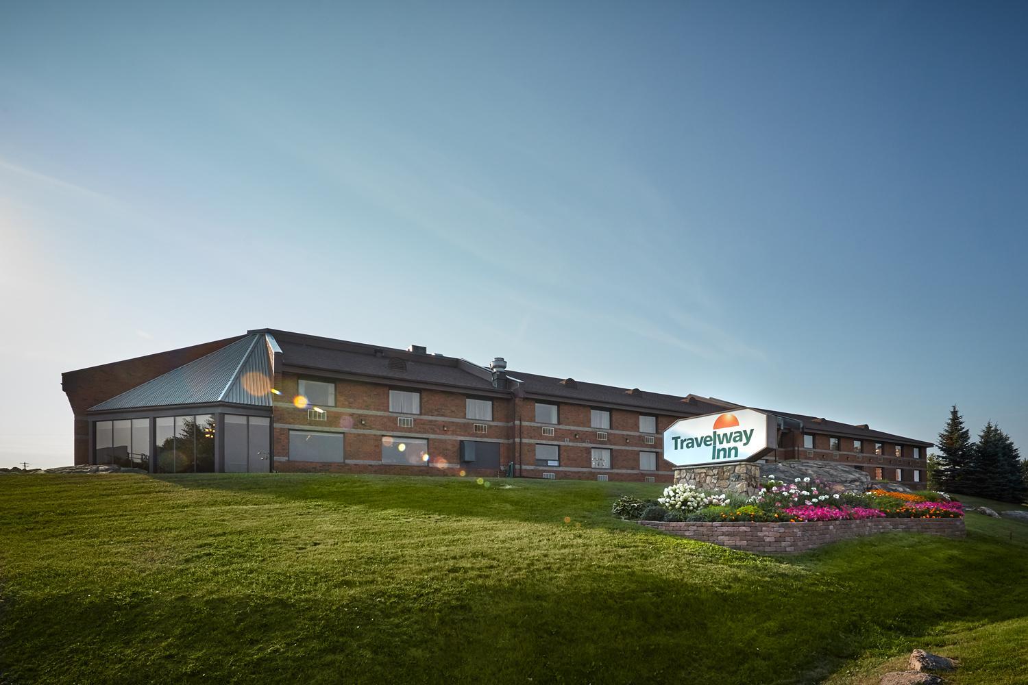 Sudbury Vacations - Travelway Inn Sudbury - Property Image 1