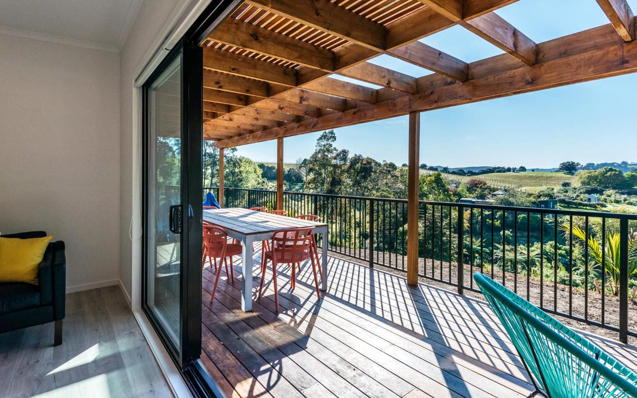 Putaki Bay - Kereru Villa - Be My Guest Waiheke view 5