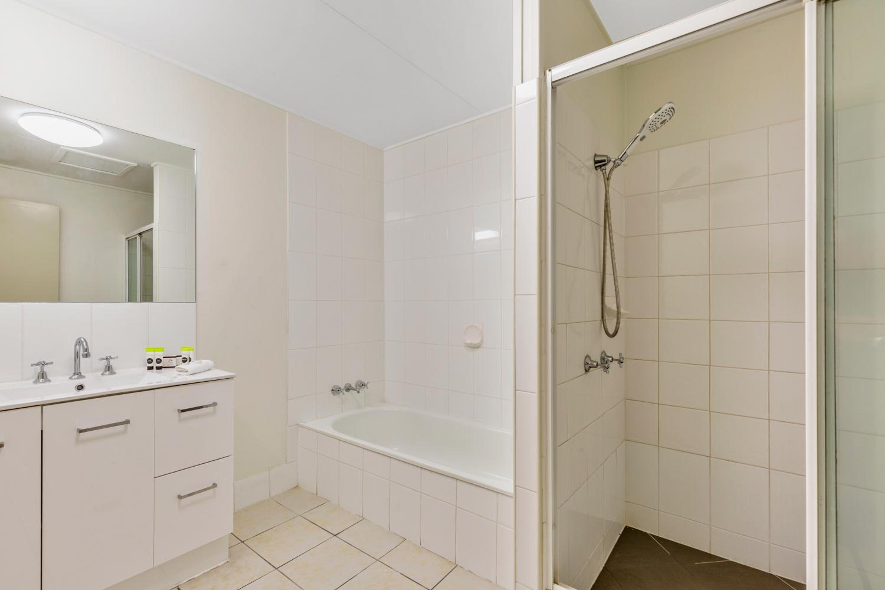 Rockhampton Riverside Central Hotel Official