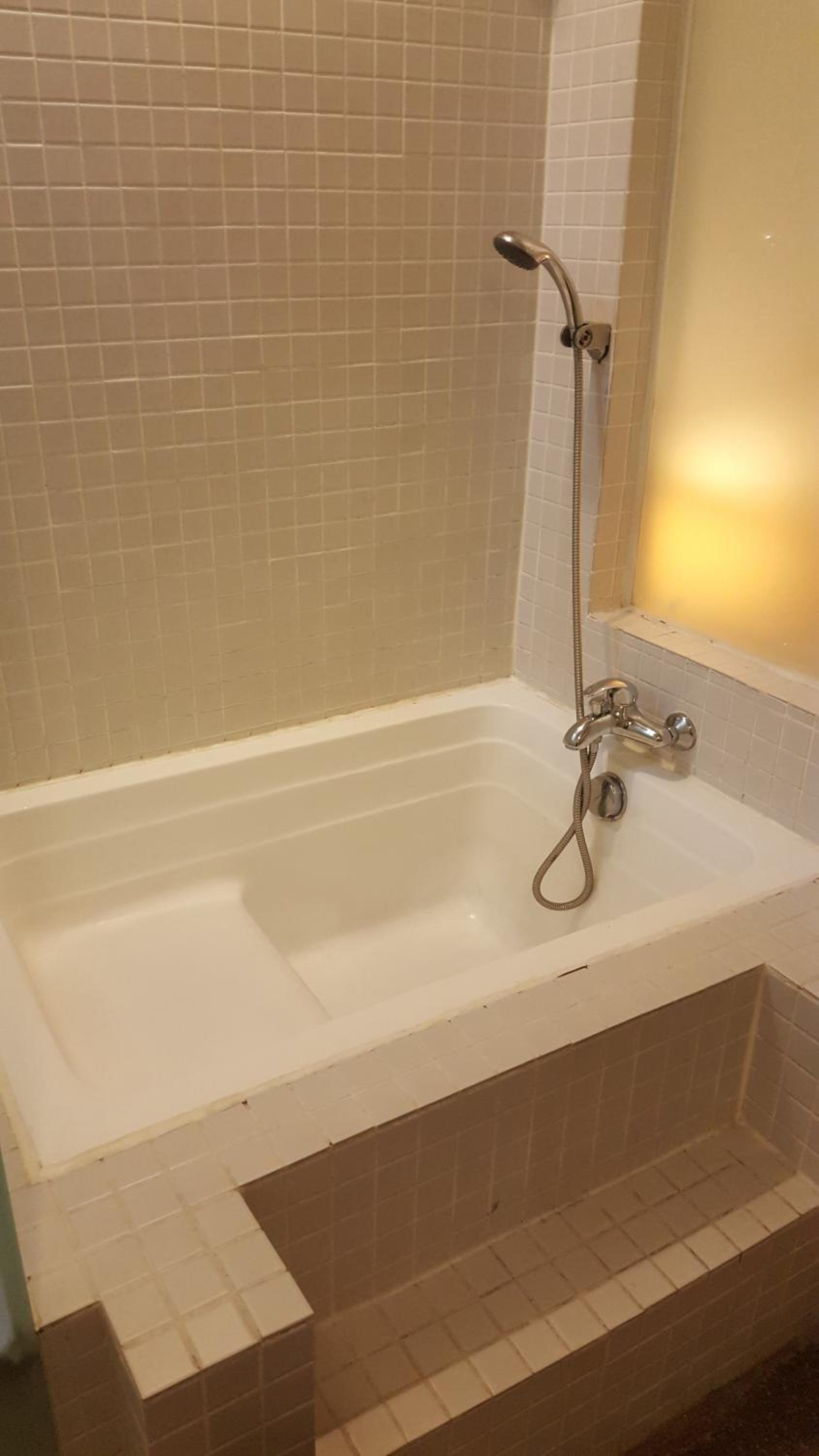 PENINSULA SEMANTAN SUITEs