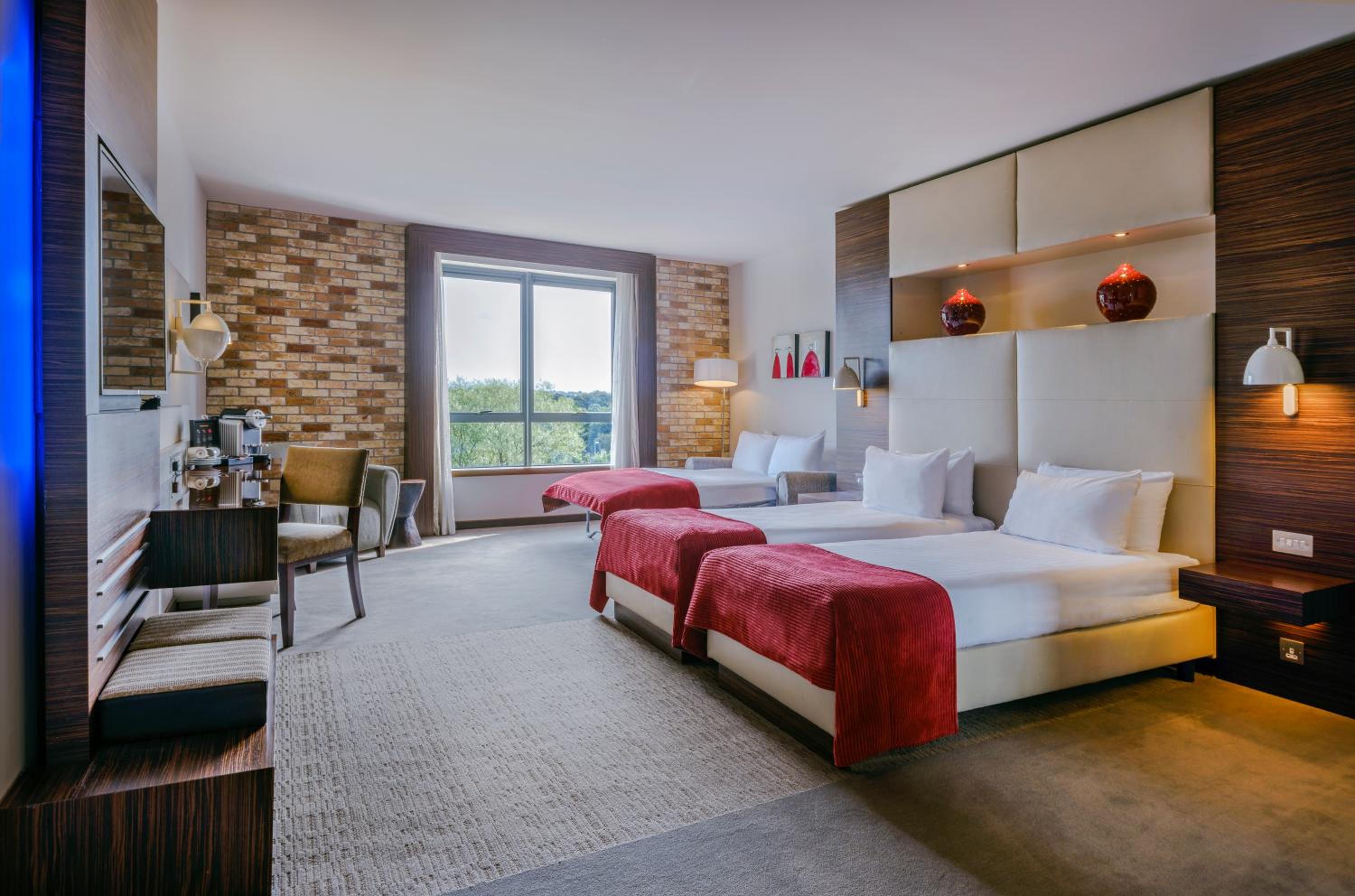 Limerick Vacations - Absolute Hotel Limerick - Property Image 3
