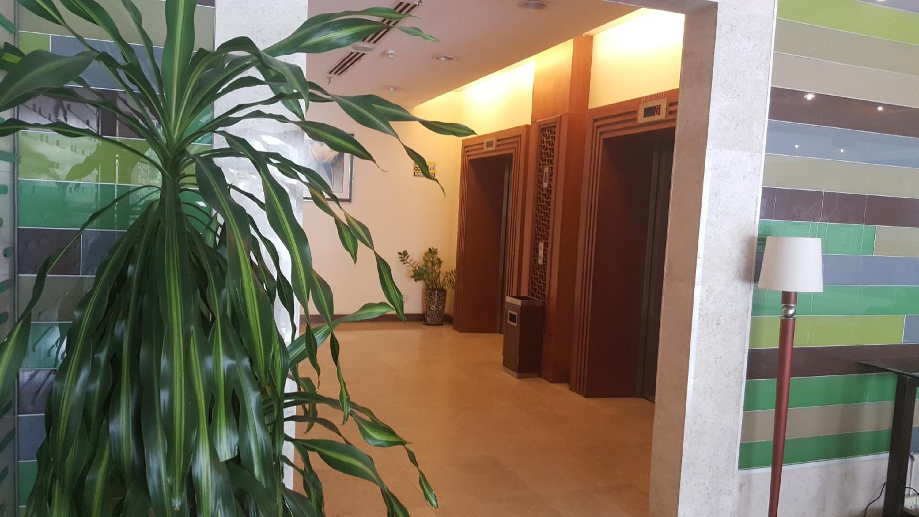 PENINSULA SEMANTAN SUITEs