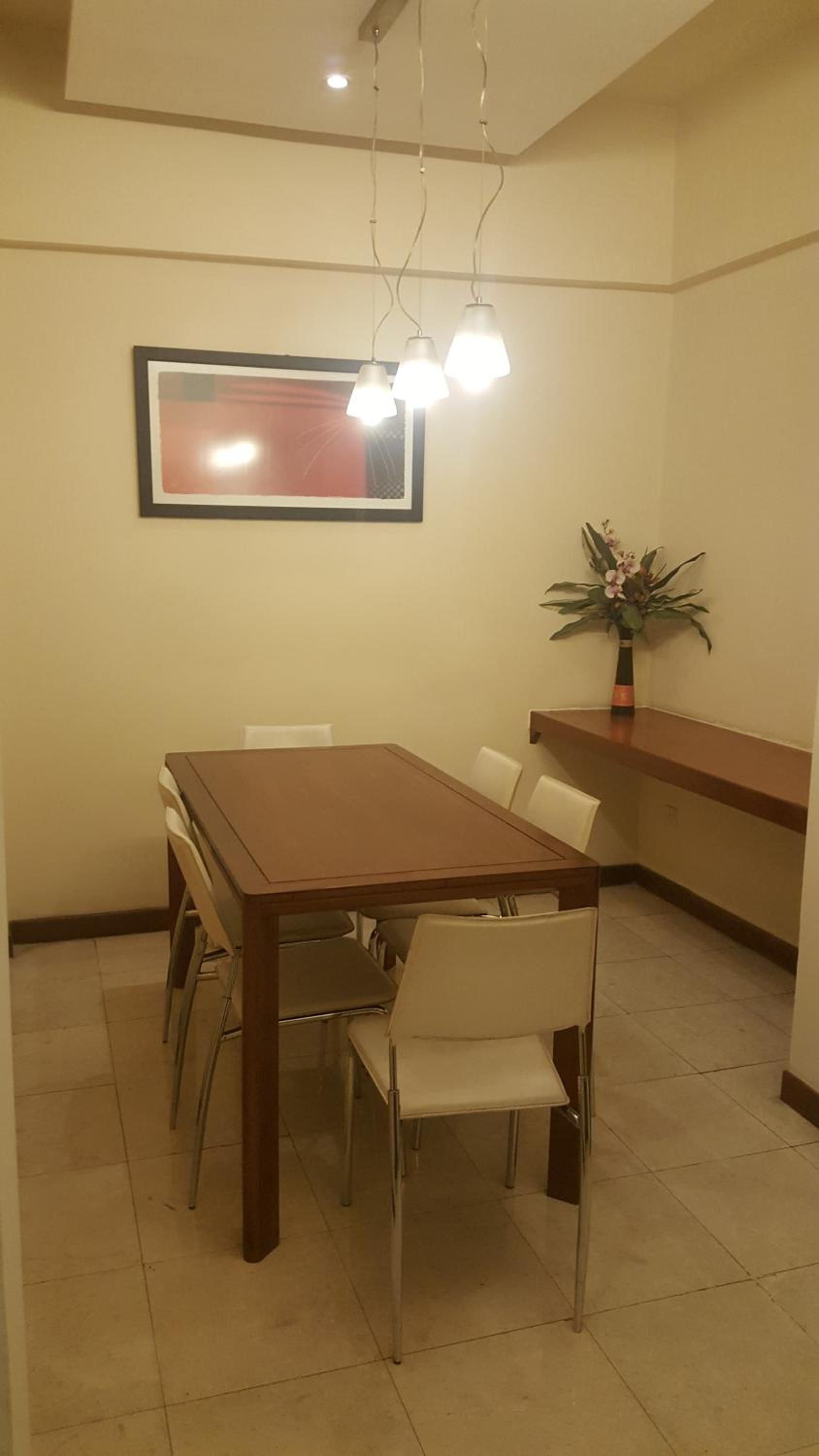 PENINSULA SEMANTAN SUITEs