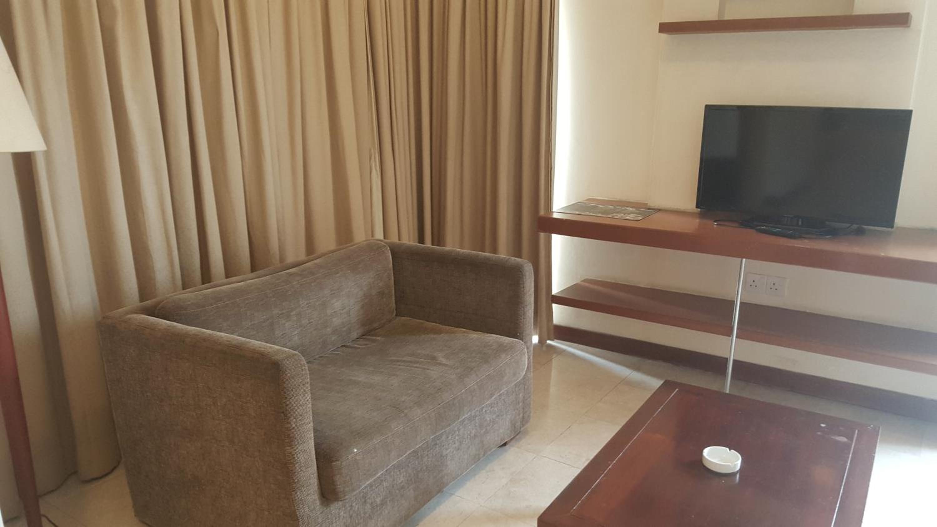 PENINSULA SEMANTAN SUITEs