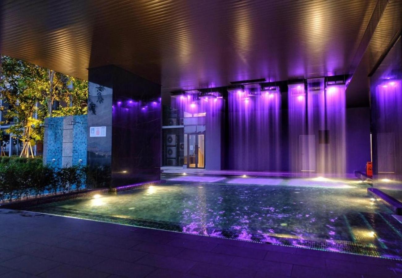 Expressionz 48th floor Sky Pool