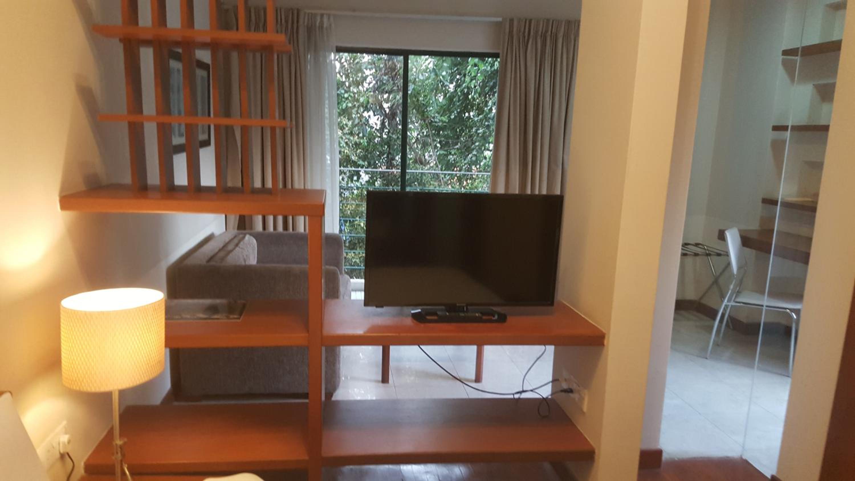 PENINSULA SEMANTAN SUITEs