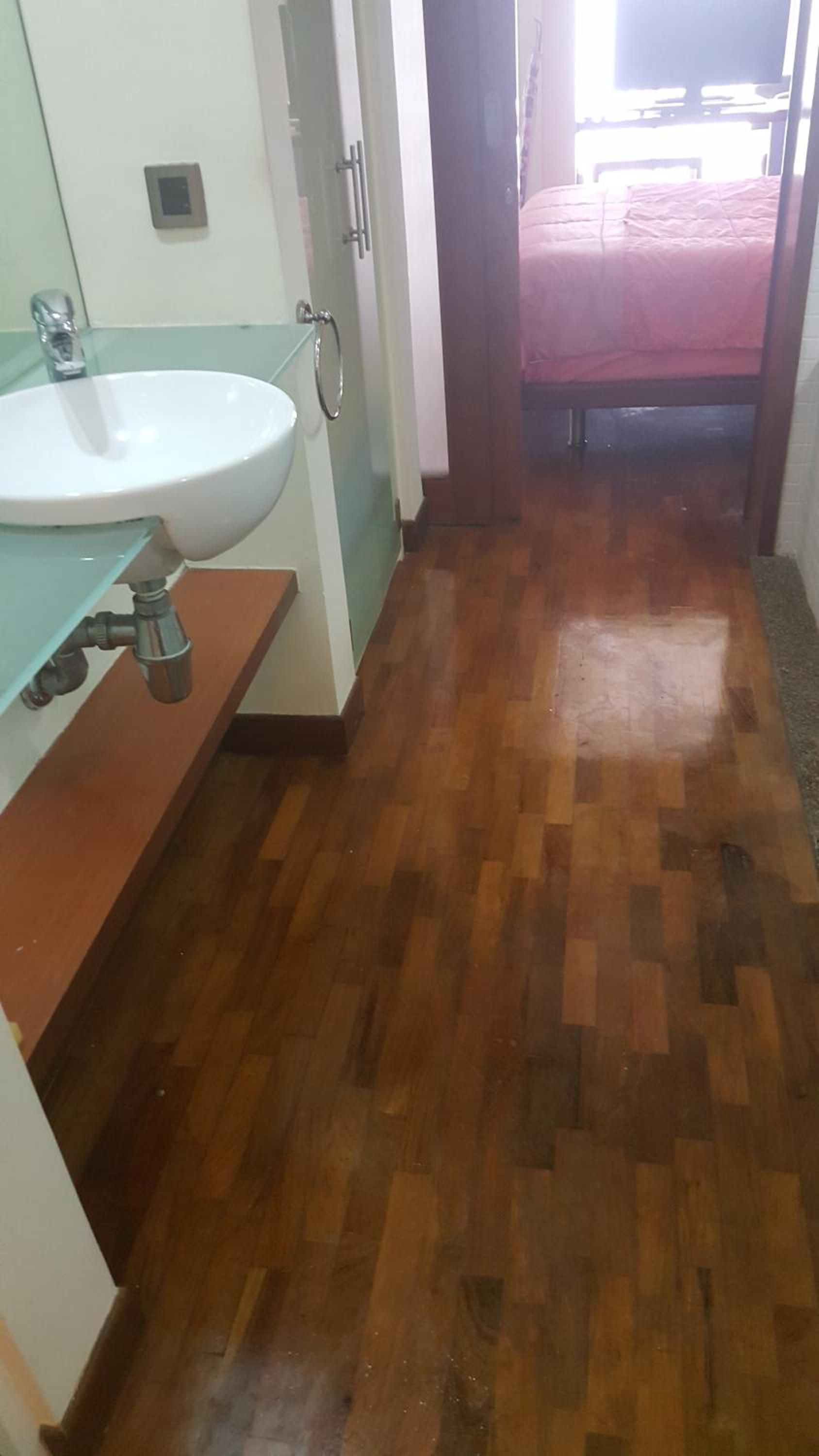 PENINSULA SEMANTAN SUITEs