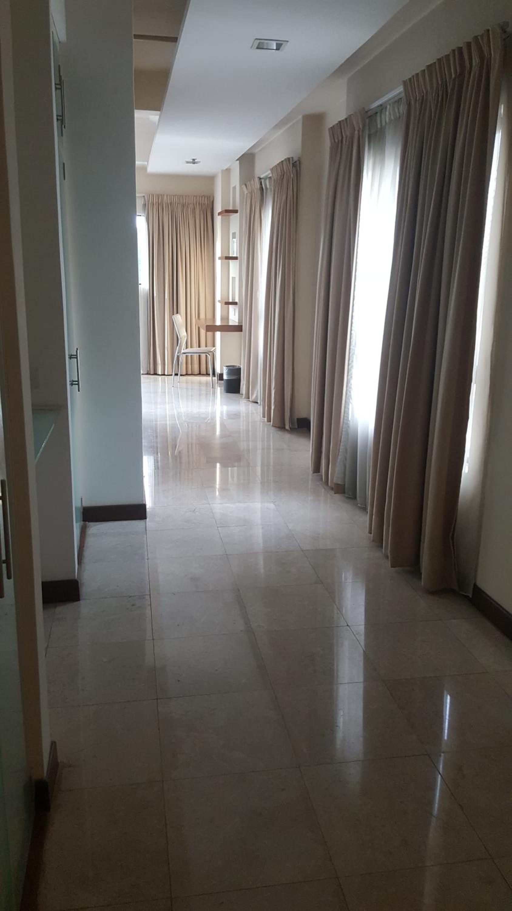 PENINSULA SEMANTAN SUITEs