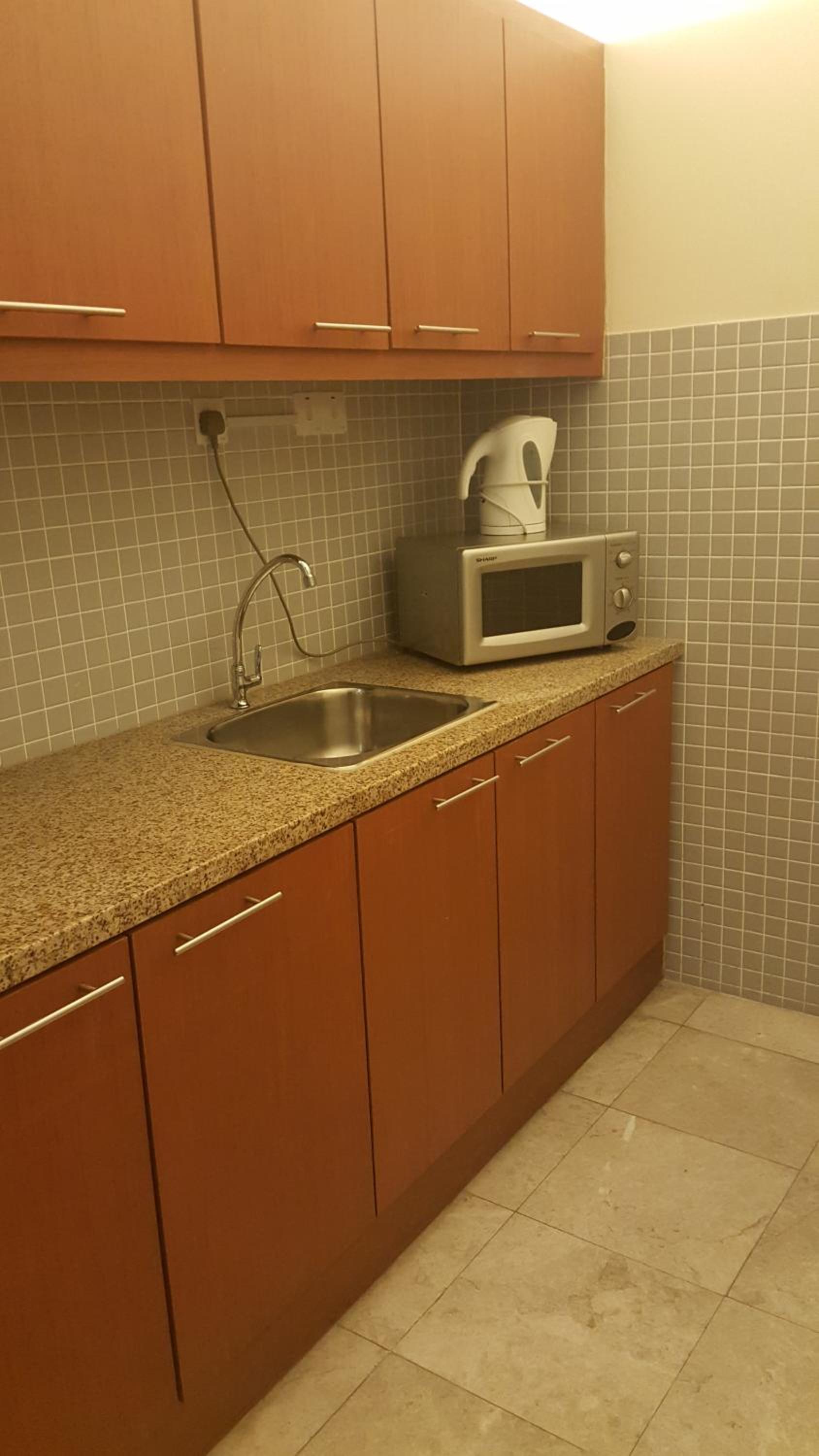 PENINSULA SEMANTAN SUITEs