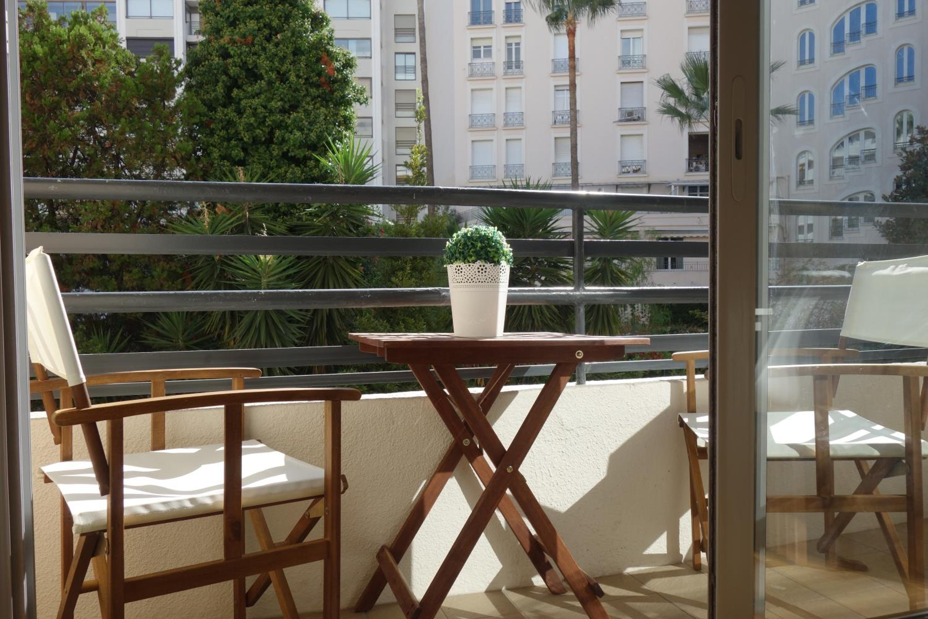 Rouaze by Welcome to Cannes view 5