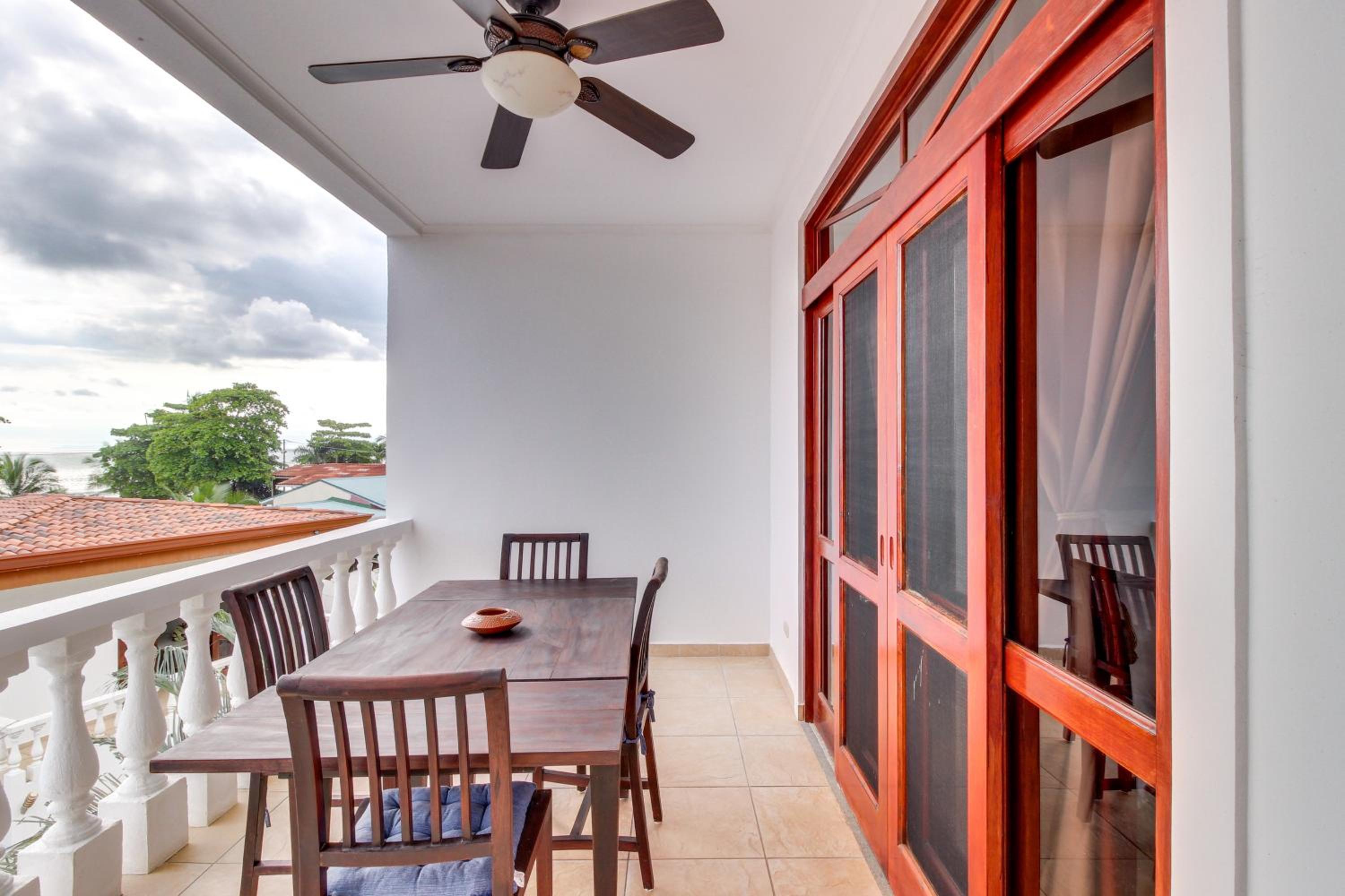 La Paloma Blanca B3 view 3