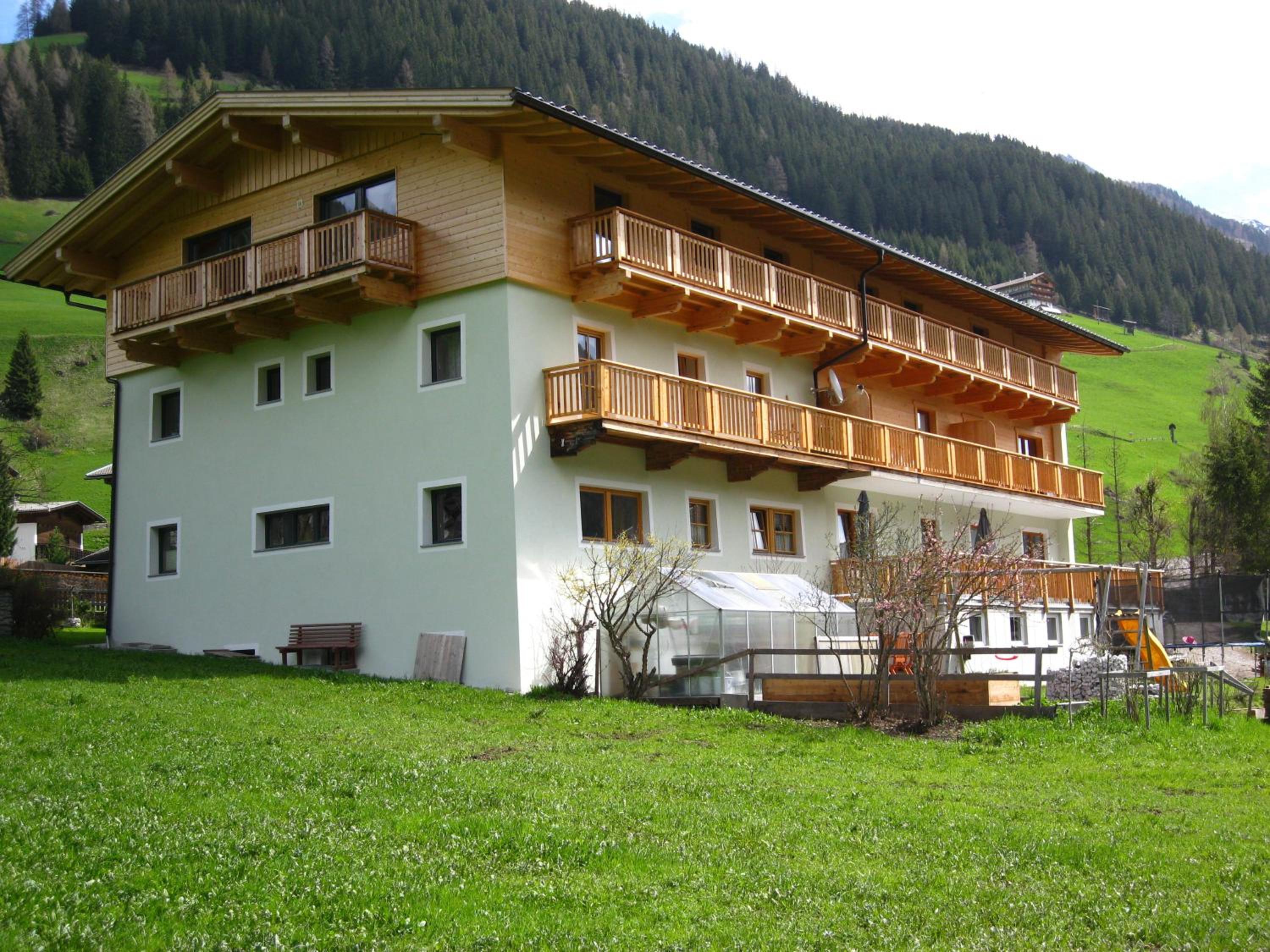 Photo 12