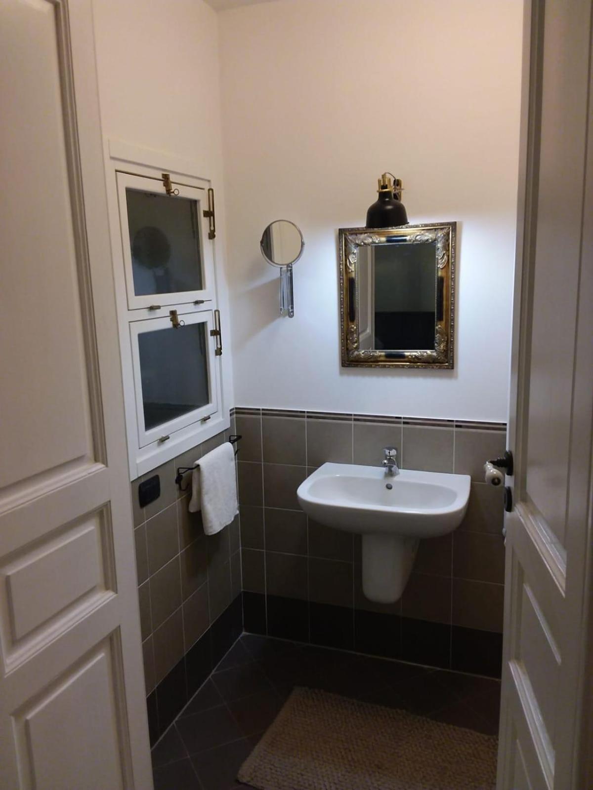Maison Flores en Bari — bathroom