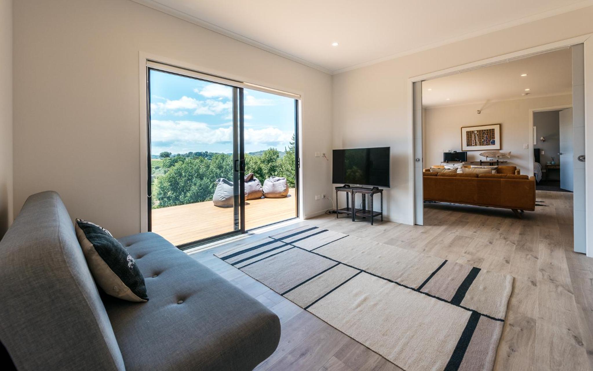 Putaki Bay - Tui Villa - Be My Guest Waiheke