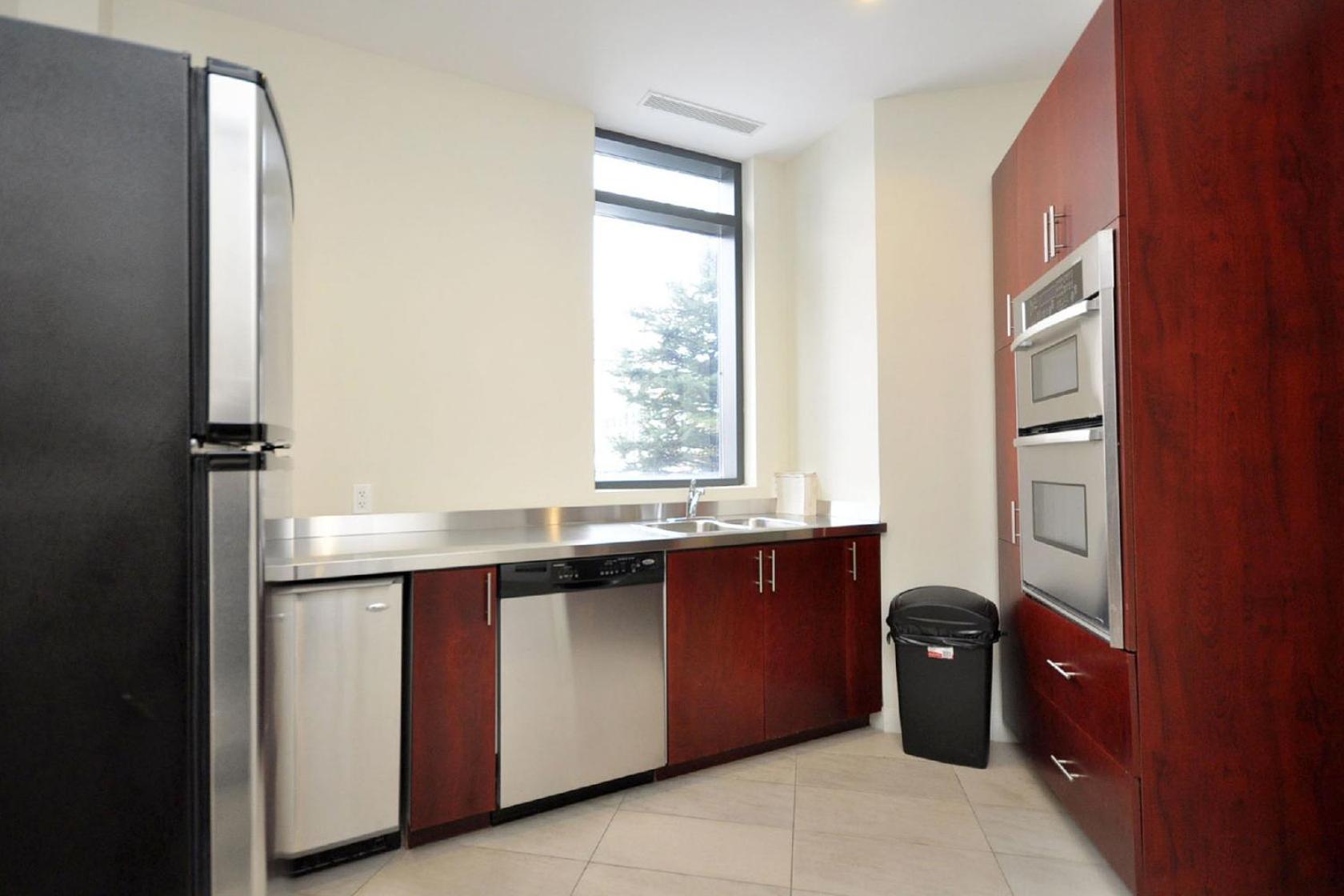 Royal Stays Furnished Apartments - Square One