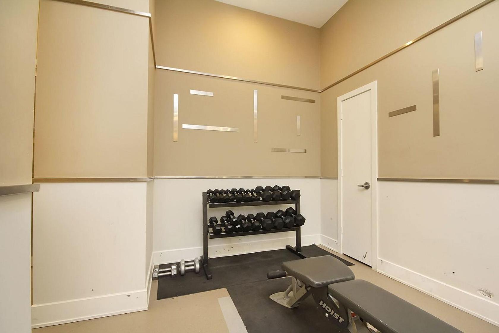 Royal Stays Furnished Apartments - Square One