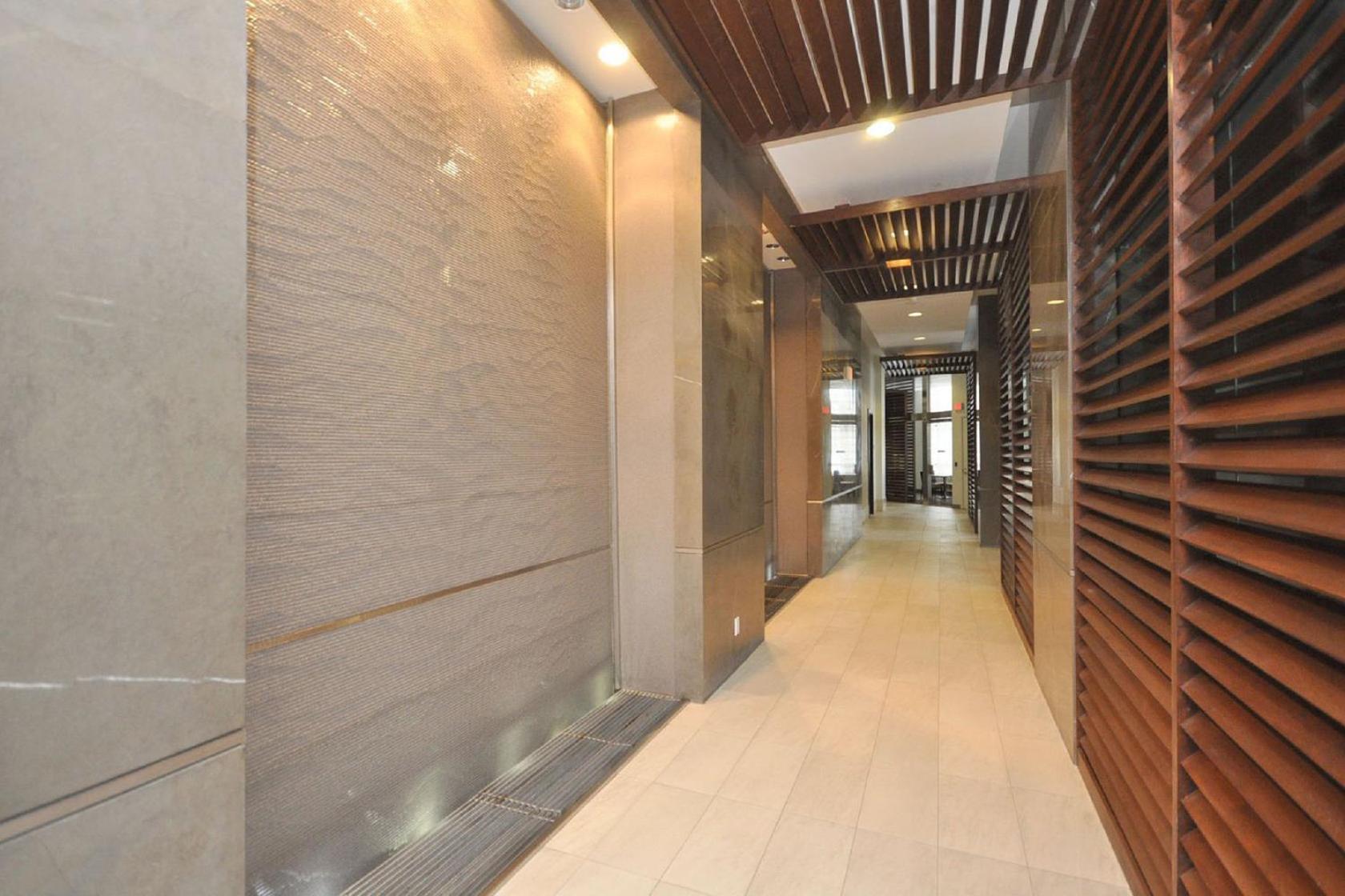 Royal Stays Furnished Apartments - Square One