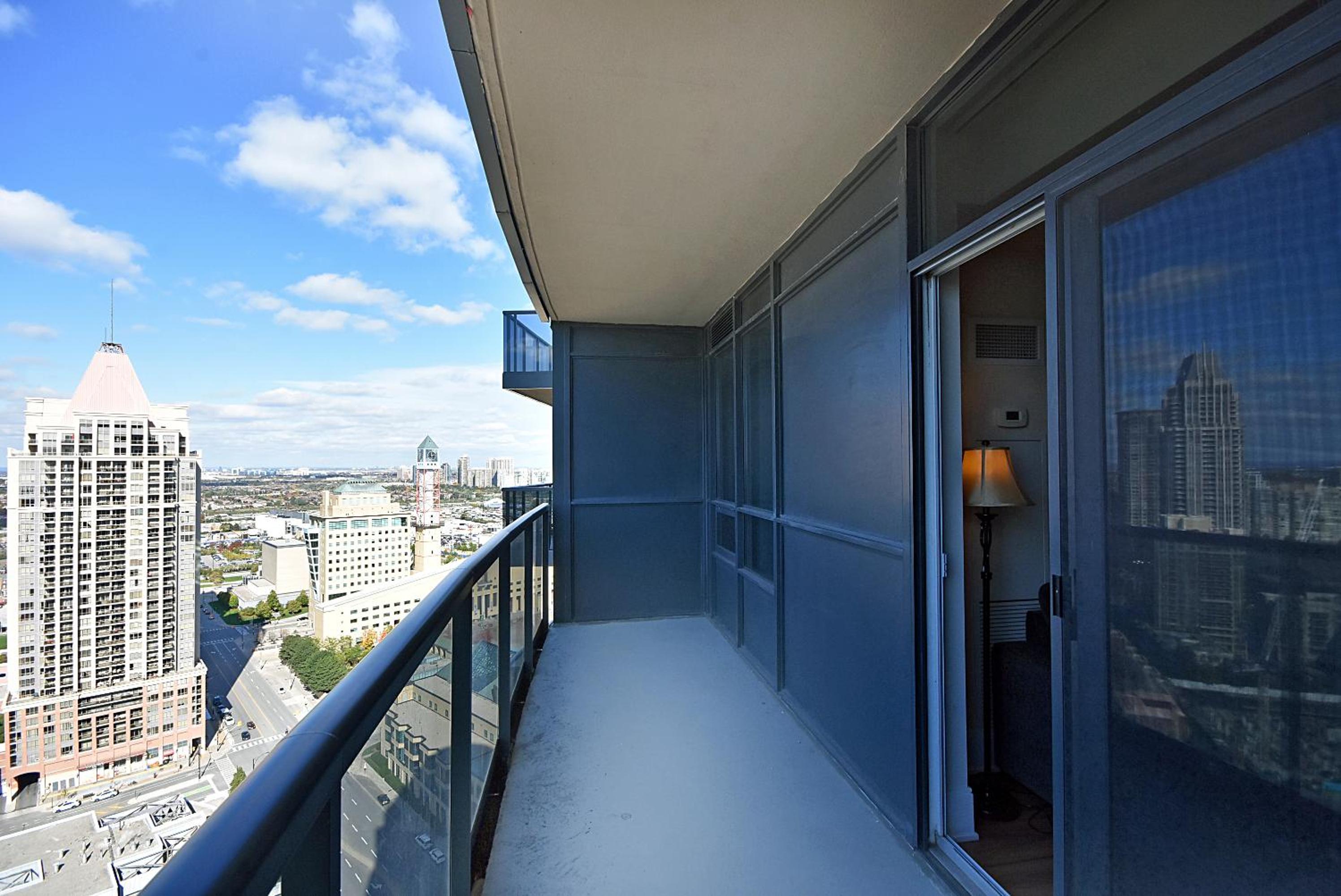 Royal Stays Furnished Apartments - Square One