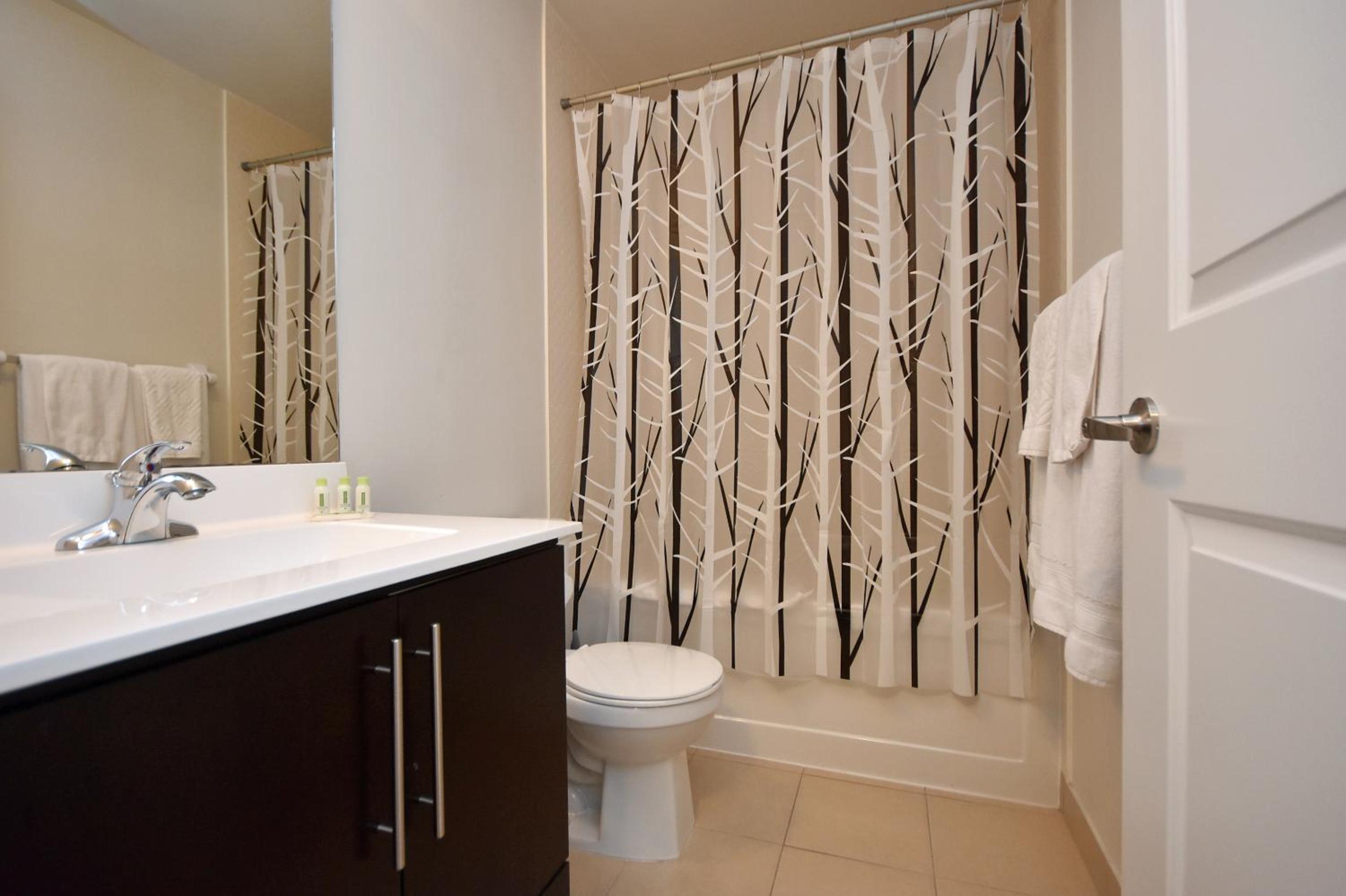 Royal Stays Furnished Apartments - Square One
