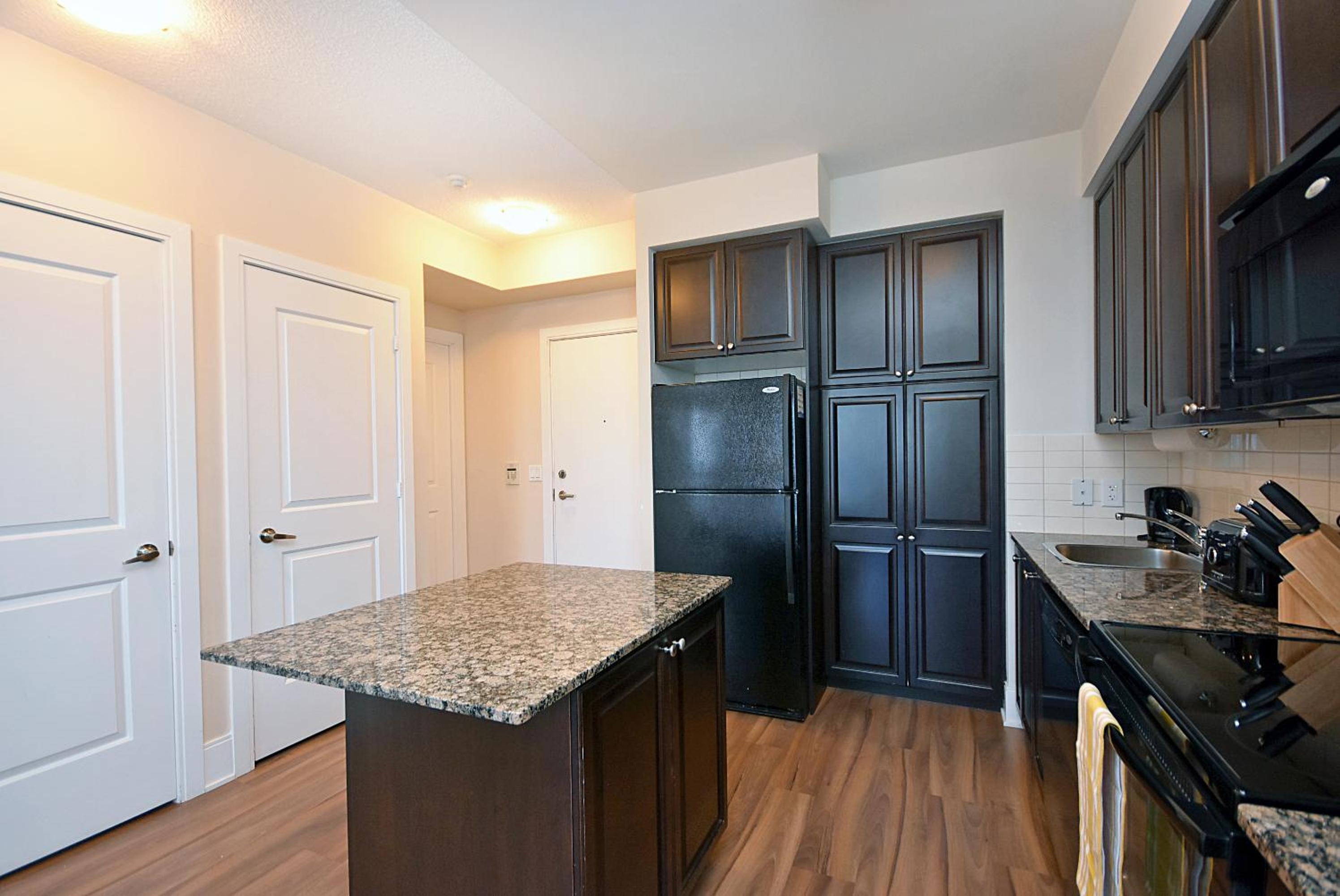 Royal Stays Furnished Apartments - Square One