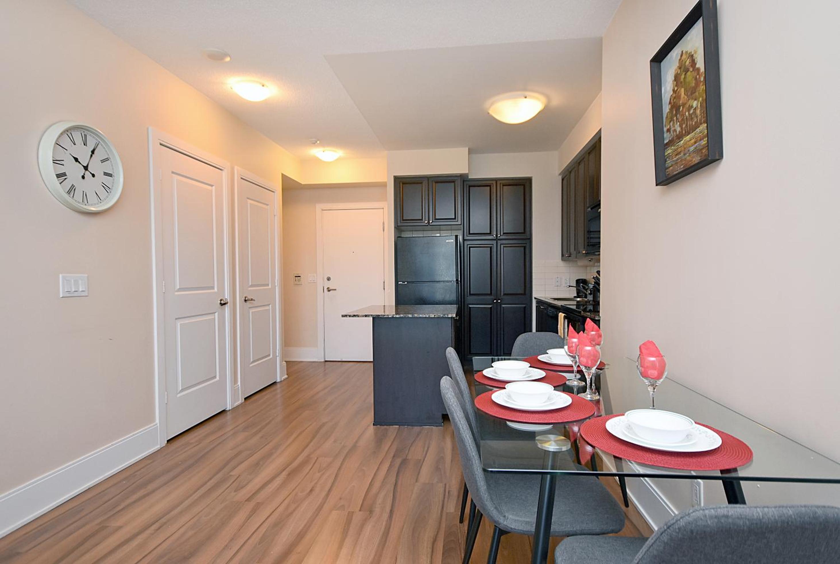 Royal Stays Furnished Apartments - Square One