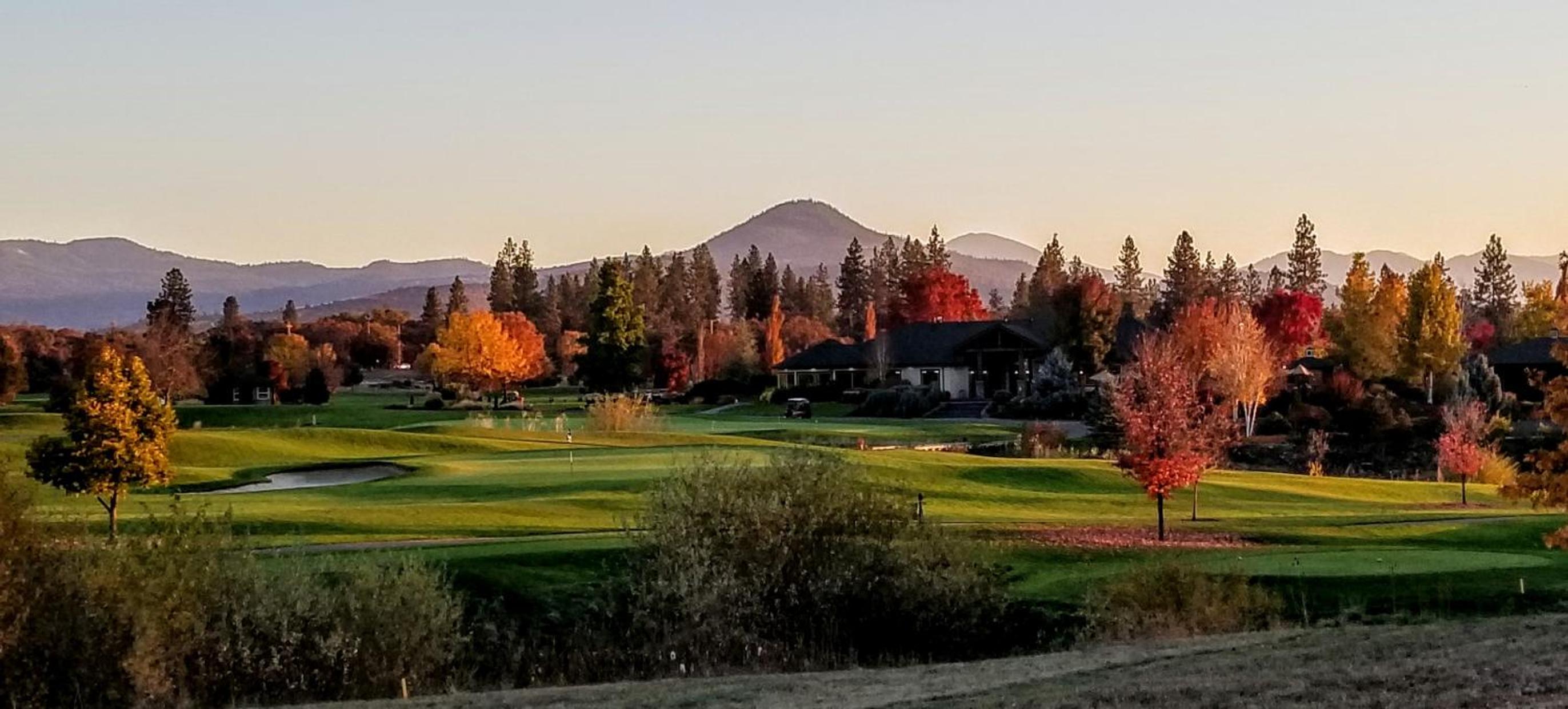 Medford Vacations - Resort at Eagle Point Golf Club Lodging - Property Image 39