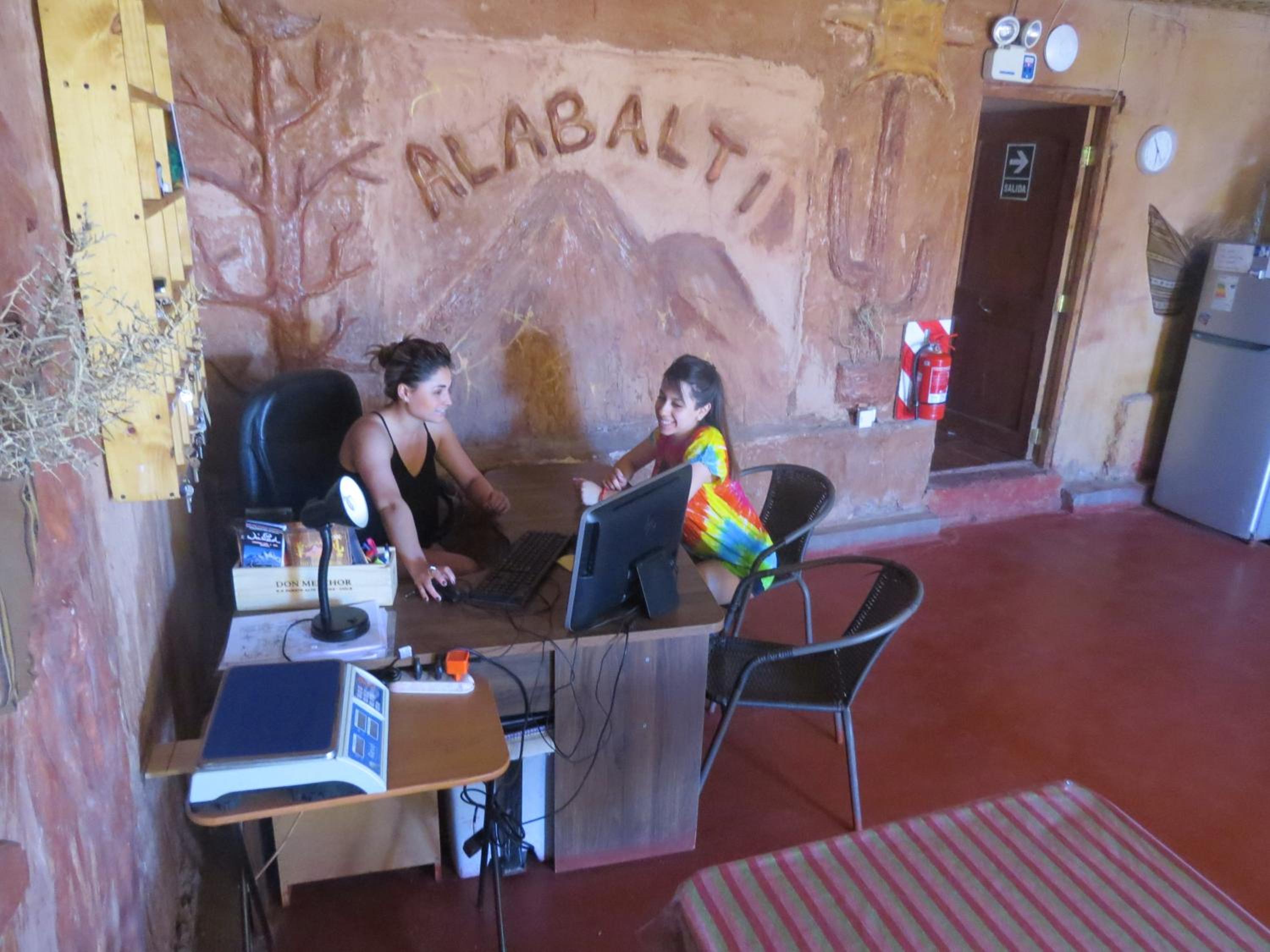 Hostal Alabalti