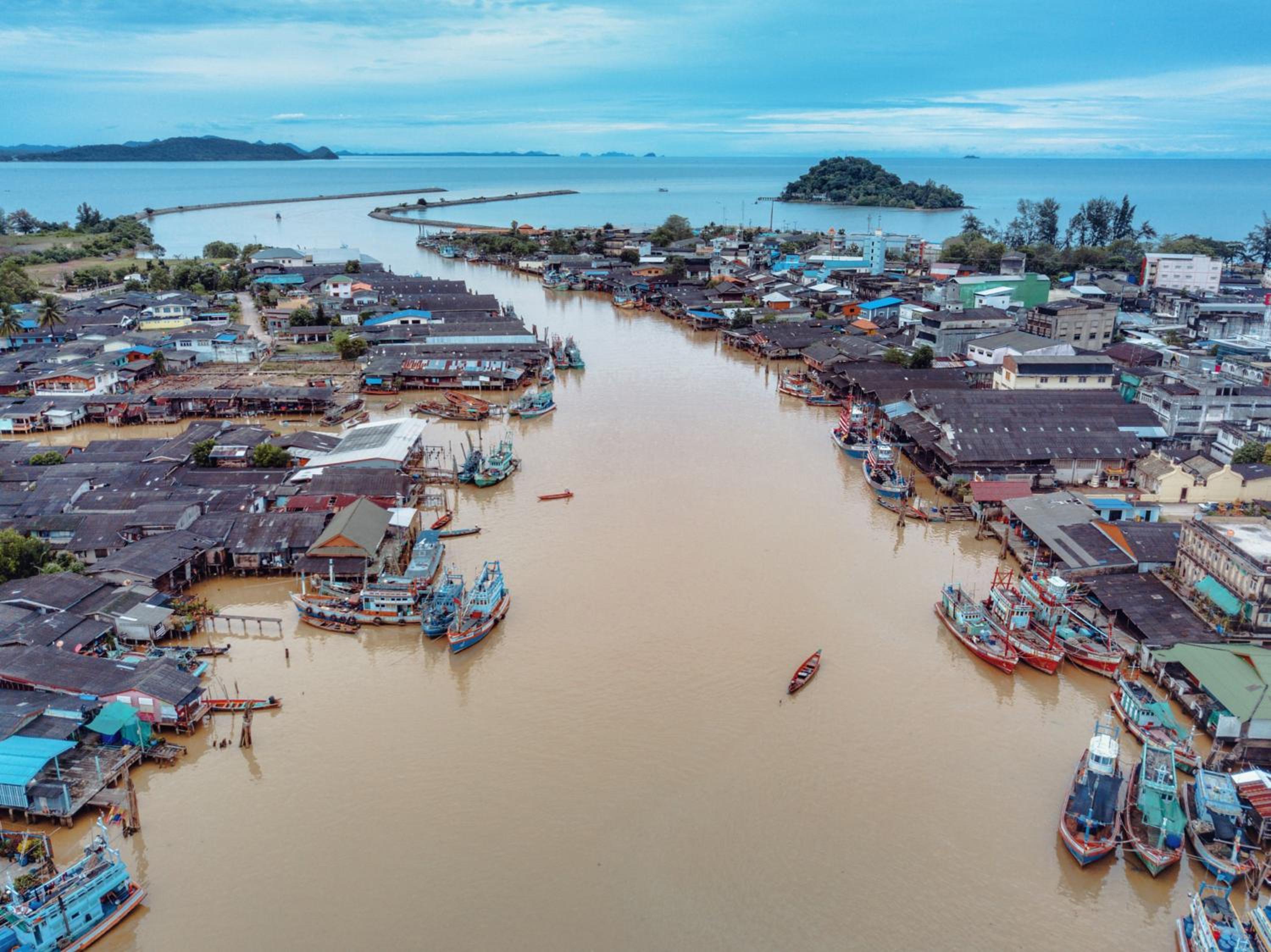 Hotel Rub Lom Chom Klong Homestay - Image 1