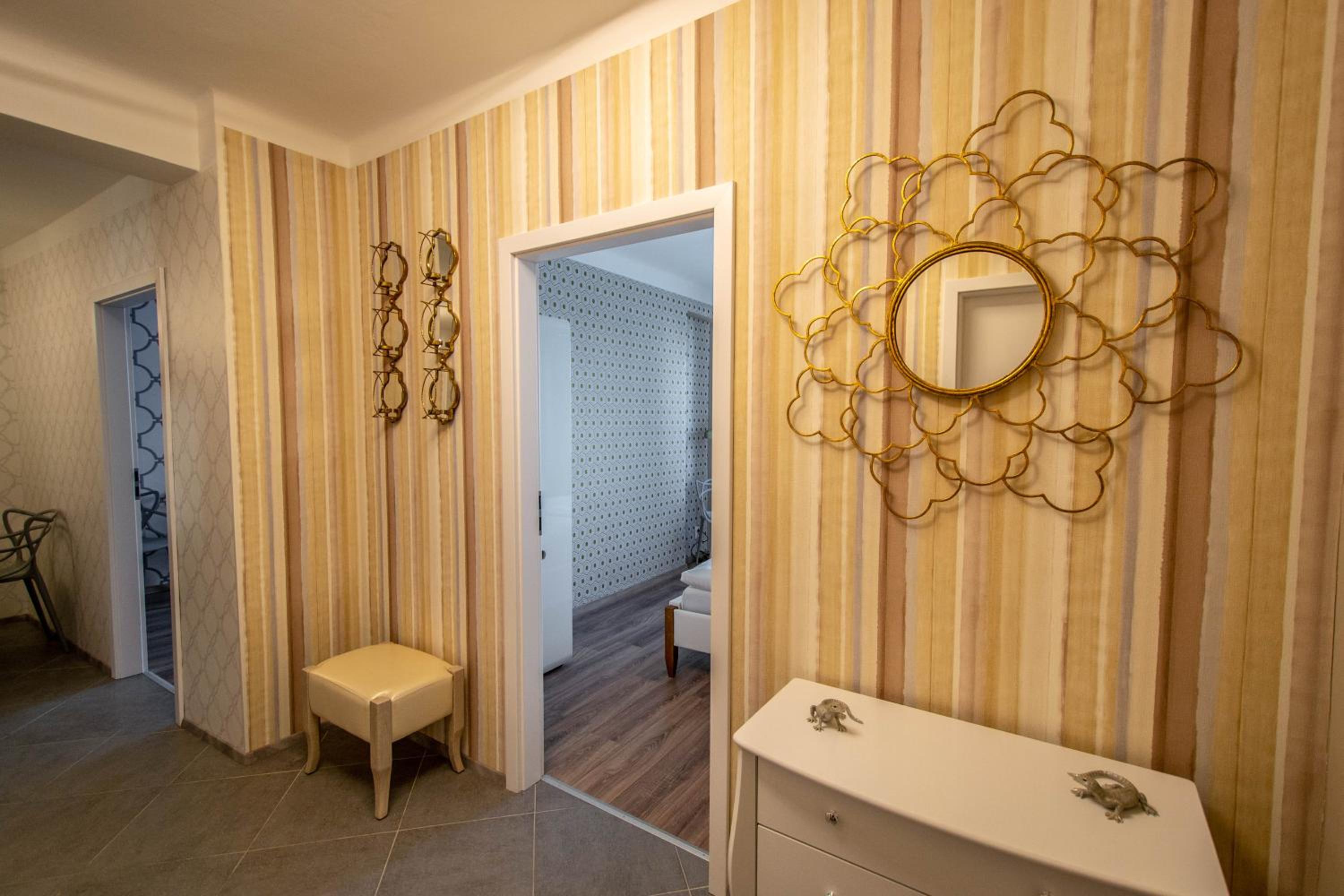 Pastel Art Deco 3BDR Ruterra Apt