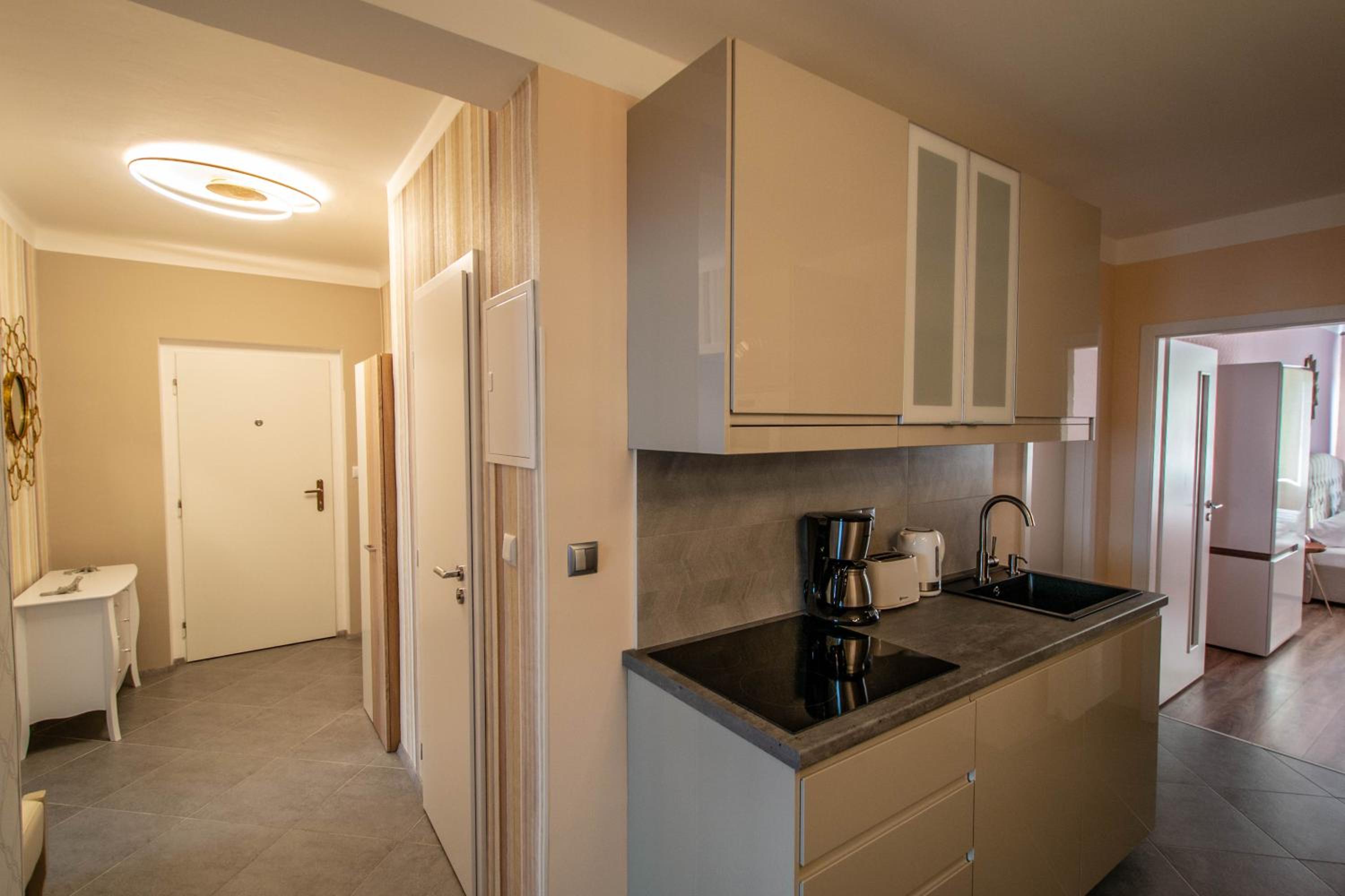 Pastel Art Deco 3BDR Ruterra Apt