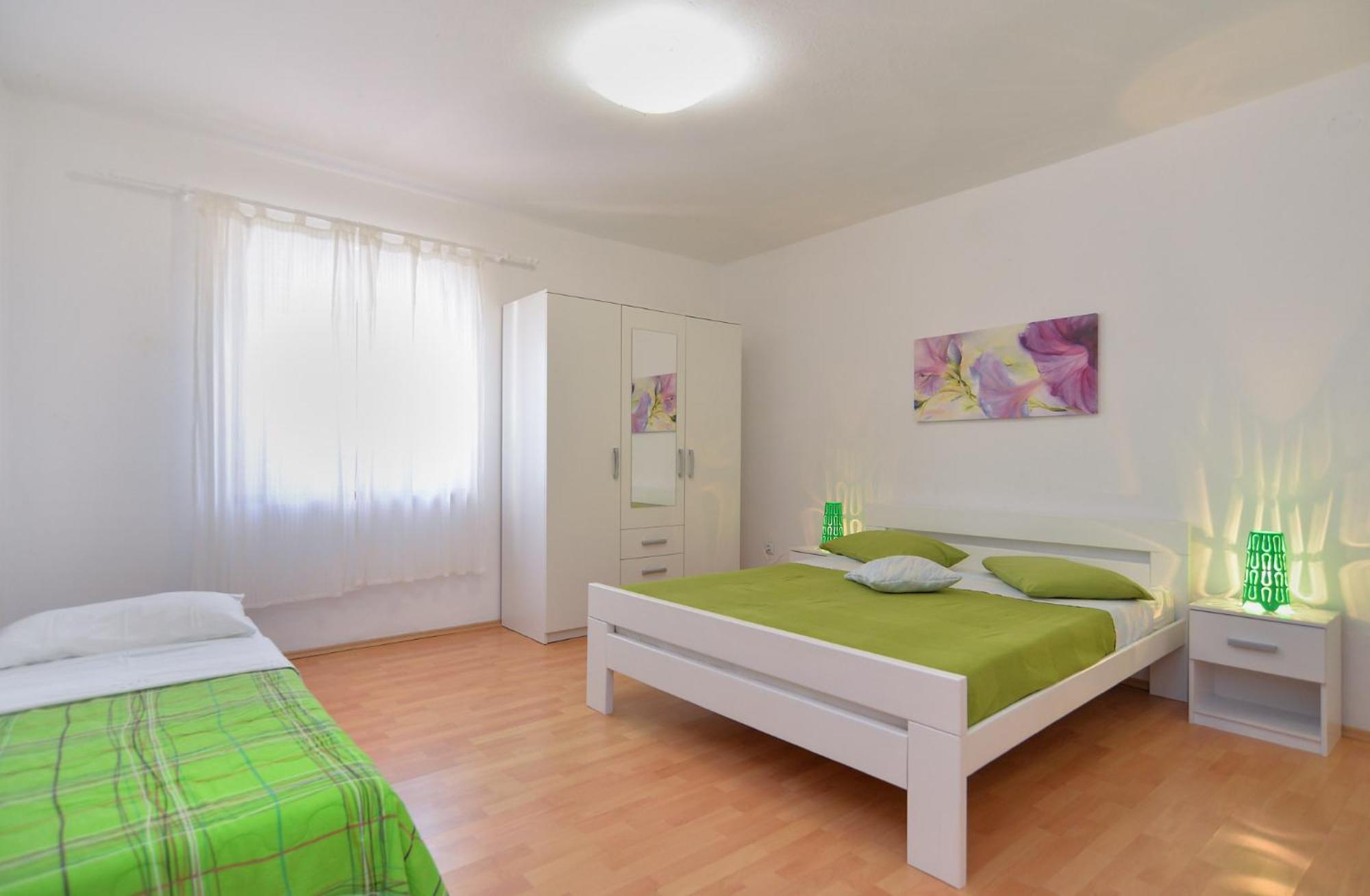 House Vlade 1219 view 5