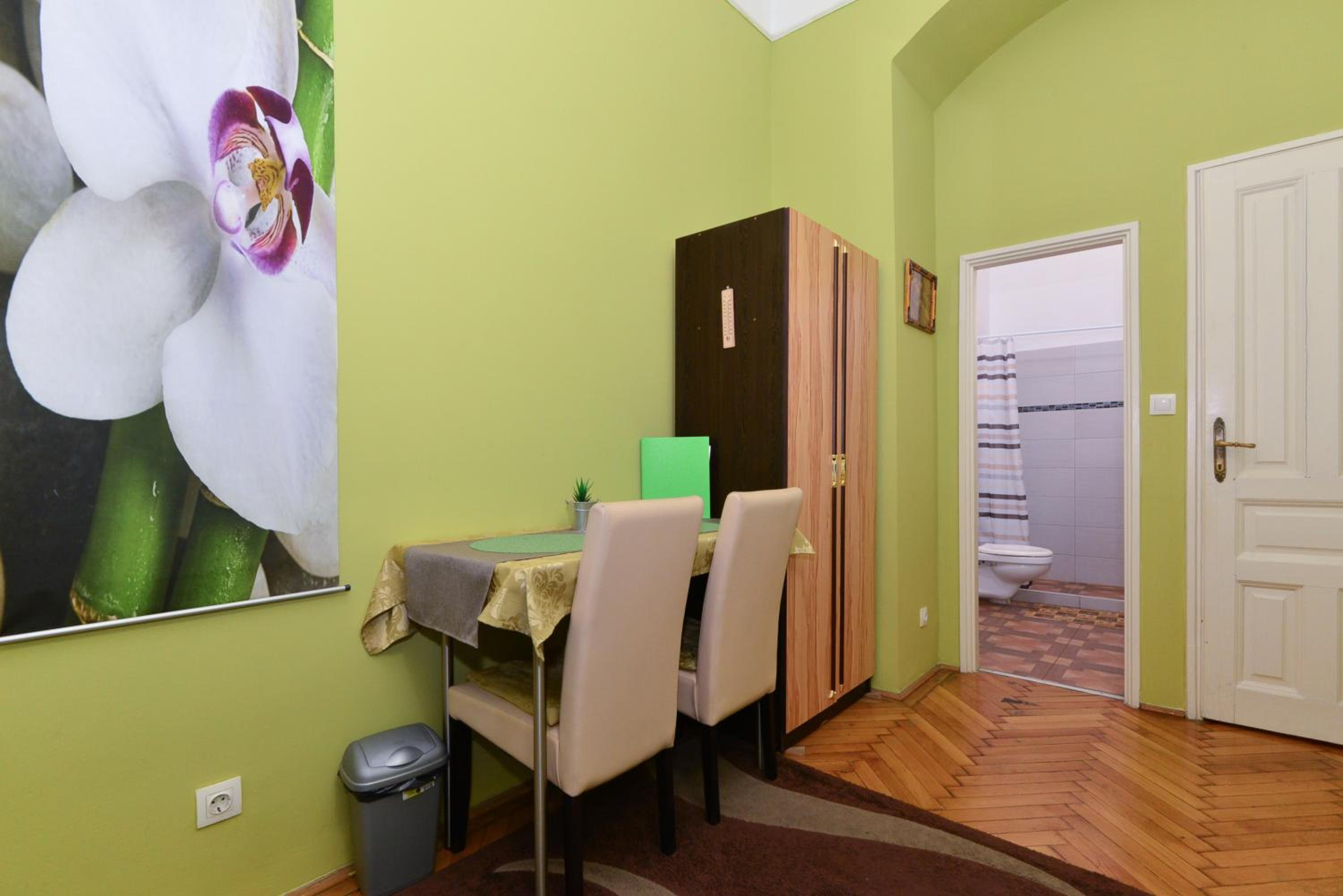 Mandy Apartments