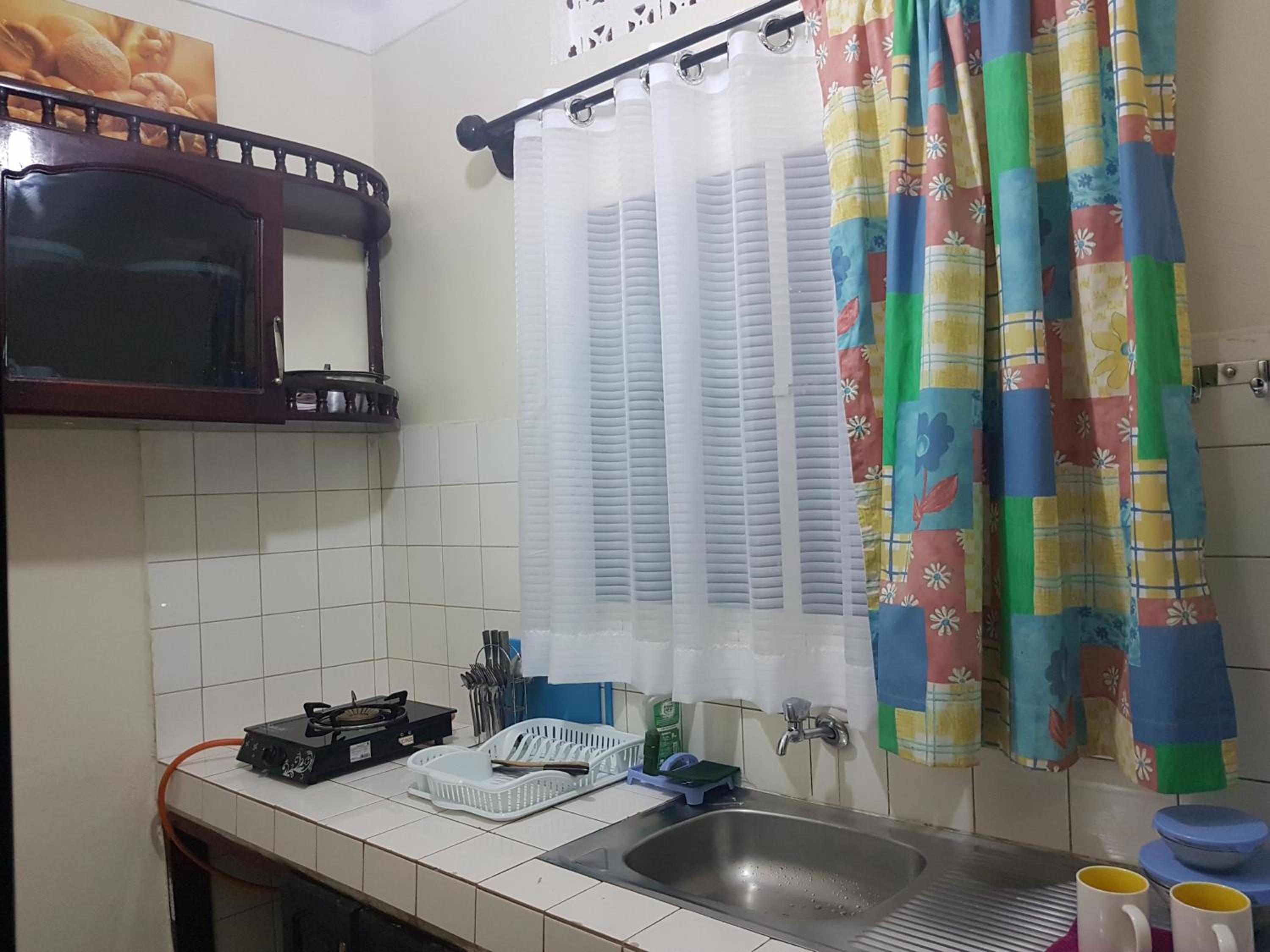 Family Friendly Stay near Entebbe Airport view 2