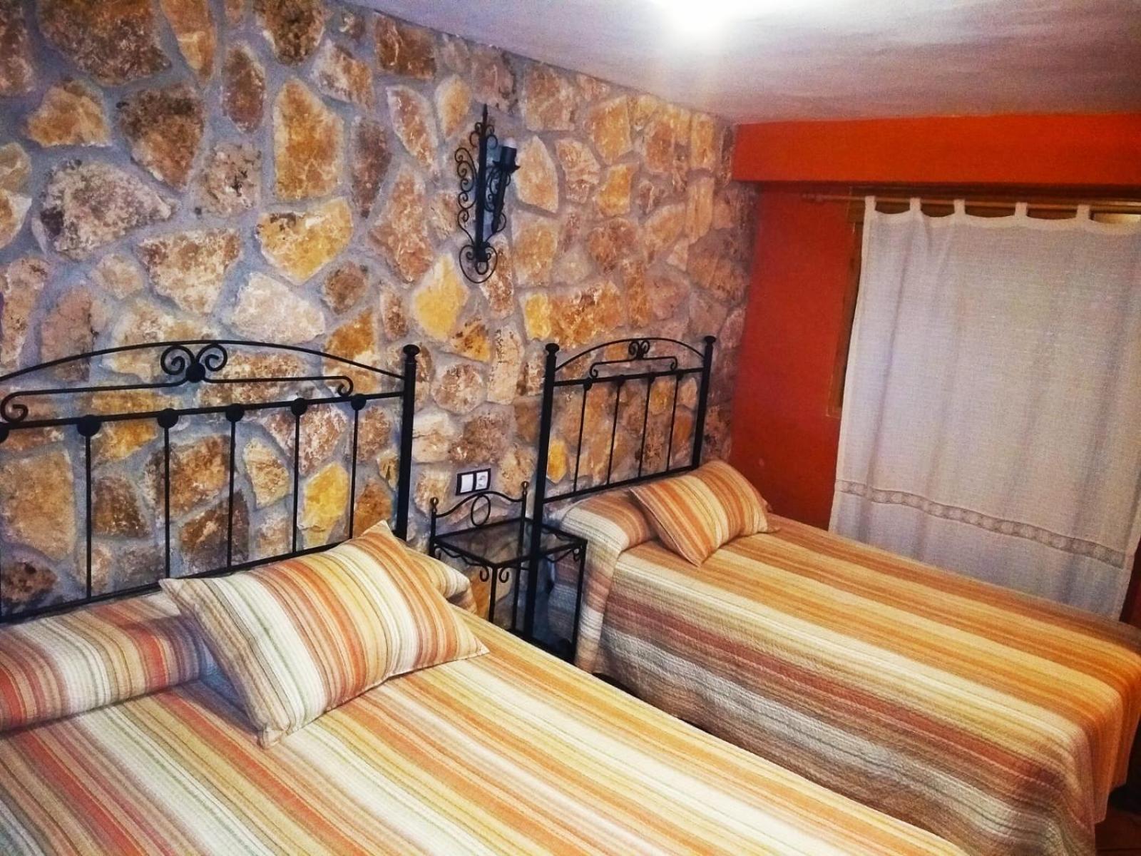 Los Pineros Arroyo Frio view 3
