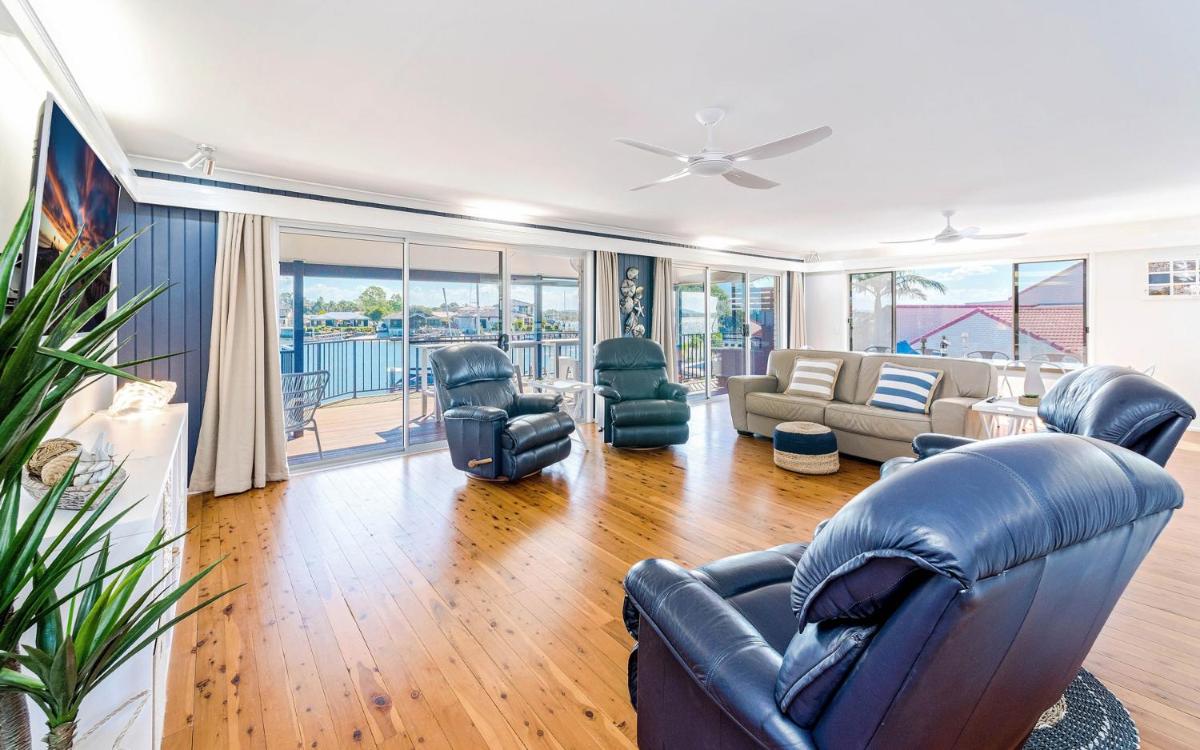 Pandanus - LJHooker Yamba