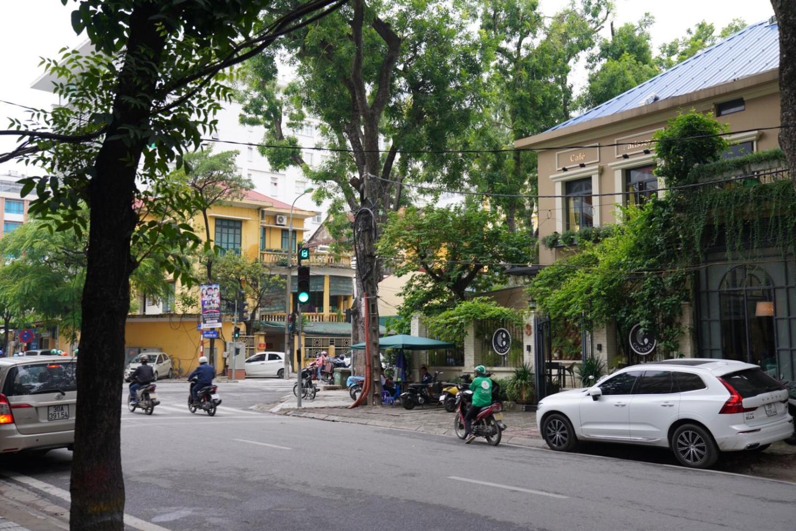 Elegant Studio Yet Kieu
