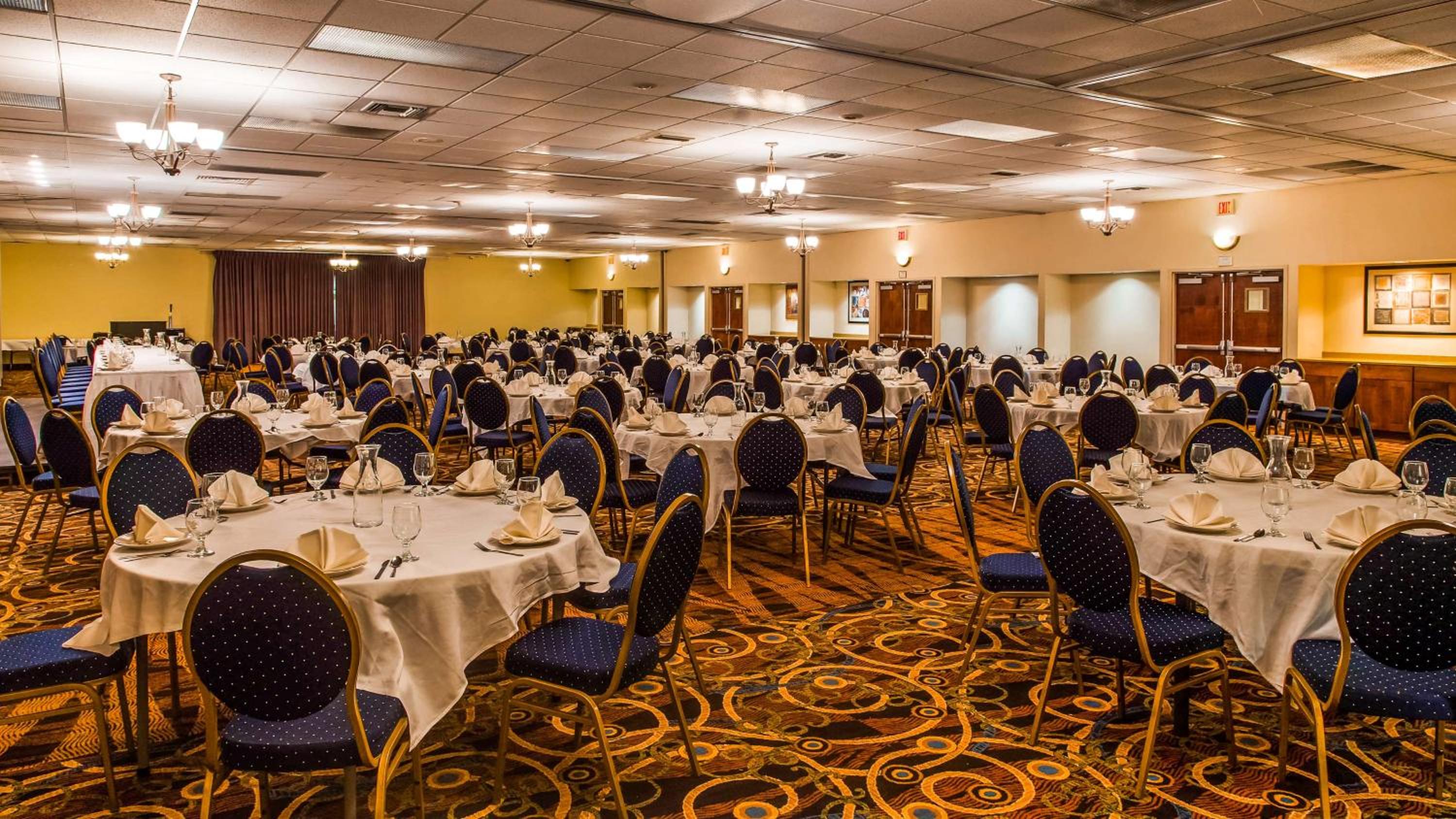 Rock Island Inn & Suites Marshalltown