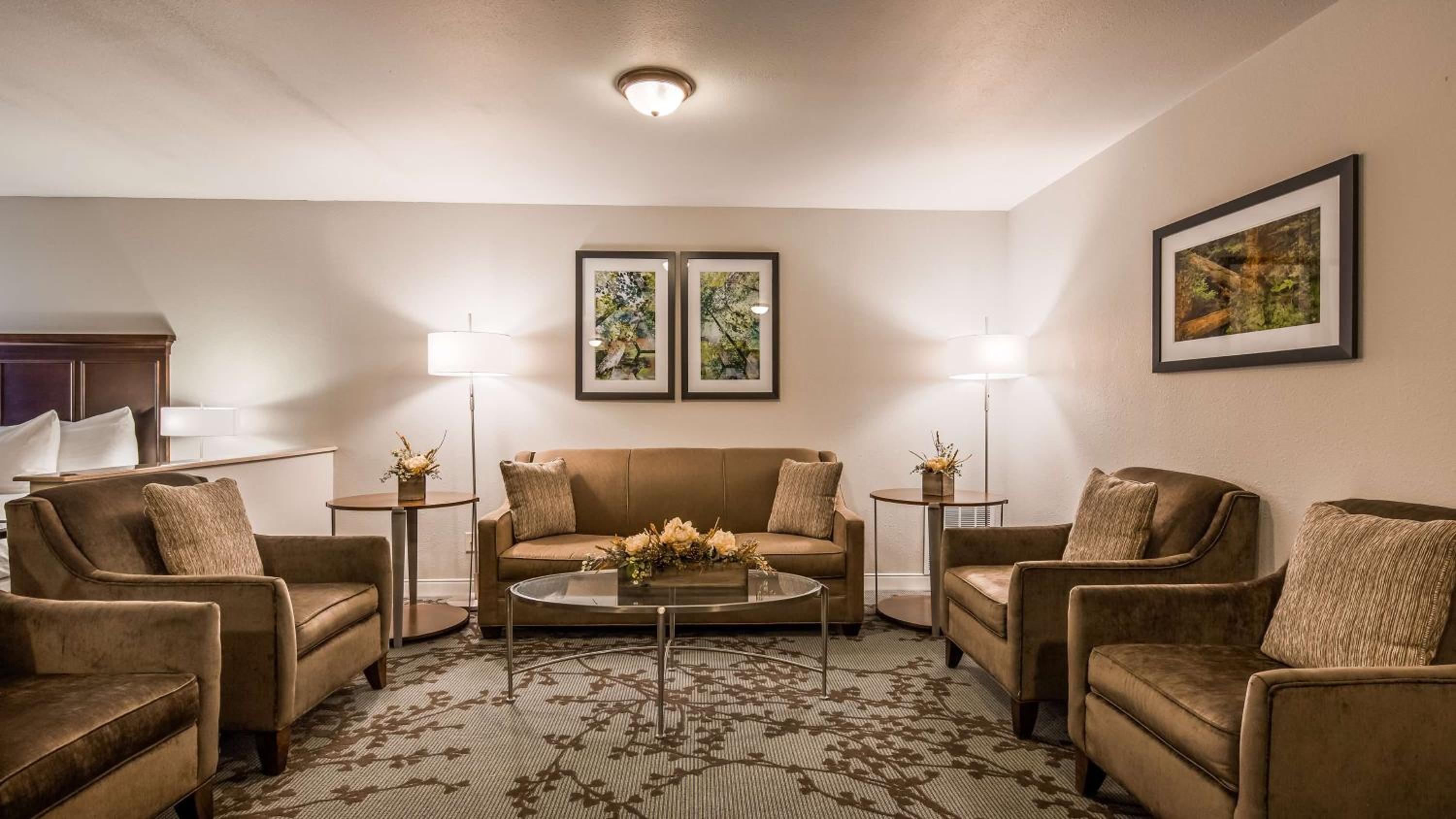 Spearfish Vacations - Best Western Black Hills Lodge - Property Image 1