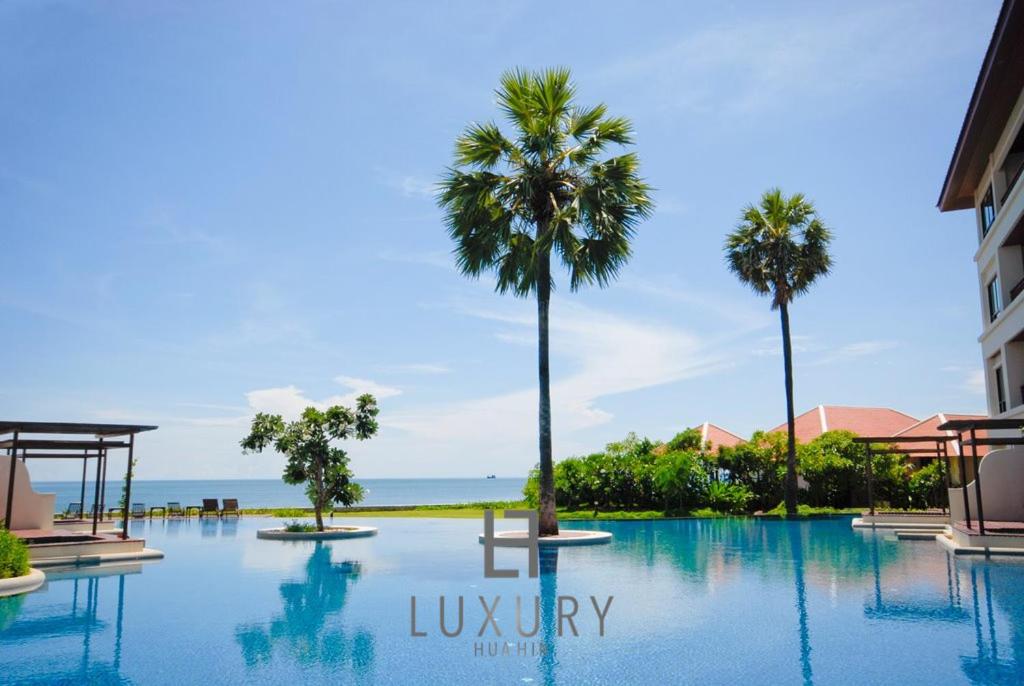 5 Bedroom Amazing Condo On The Beach Santi view 3