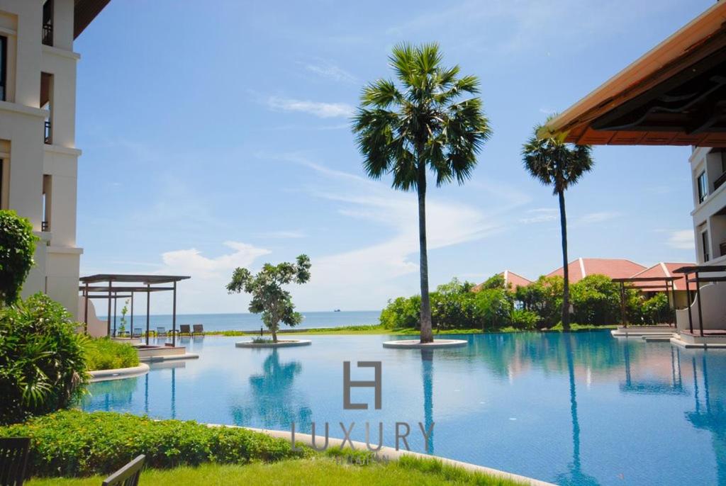 5 Bedroom Amazing Condo On The Beach Santi view 2