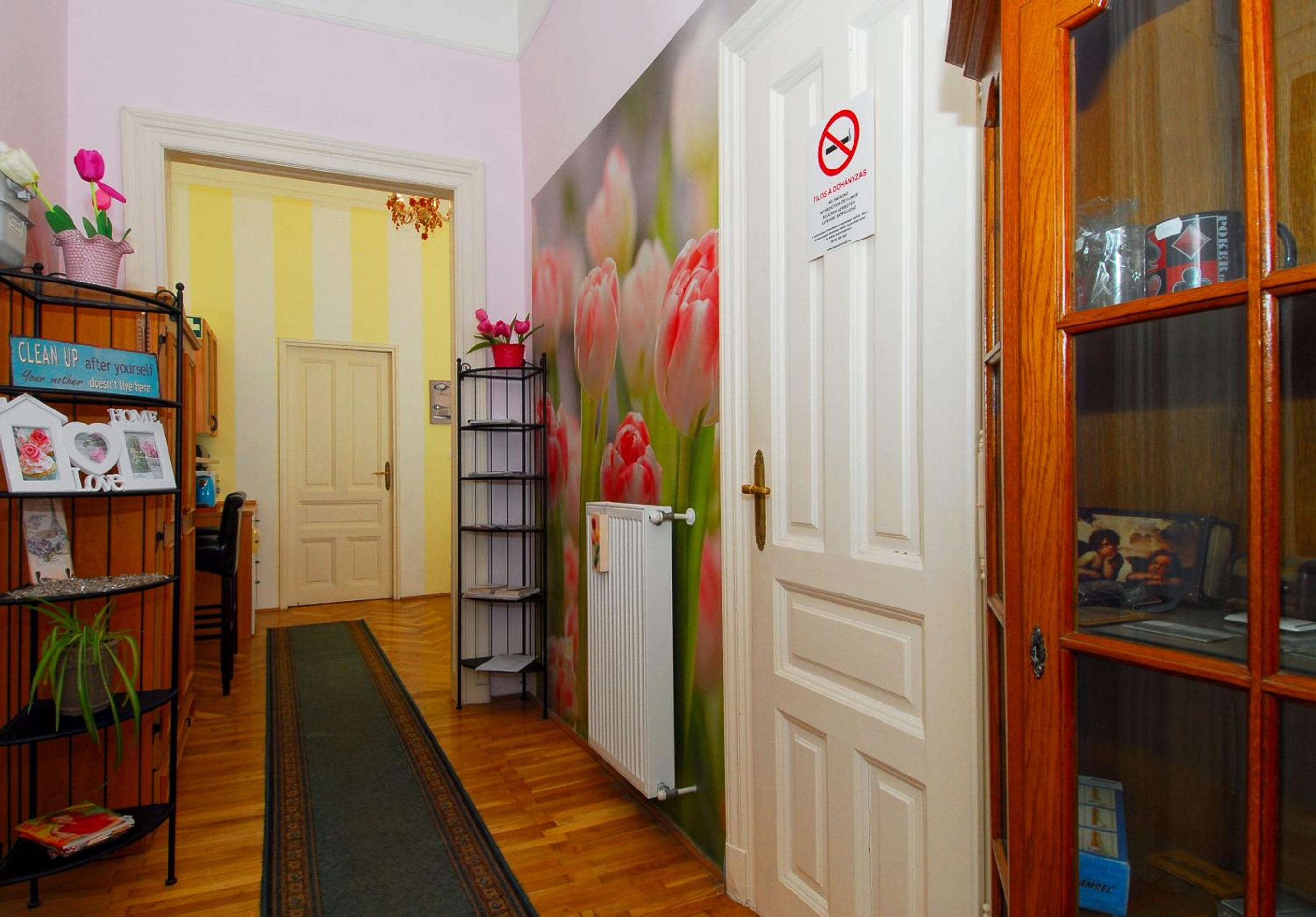 Mandy Apartments