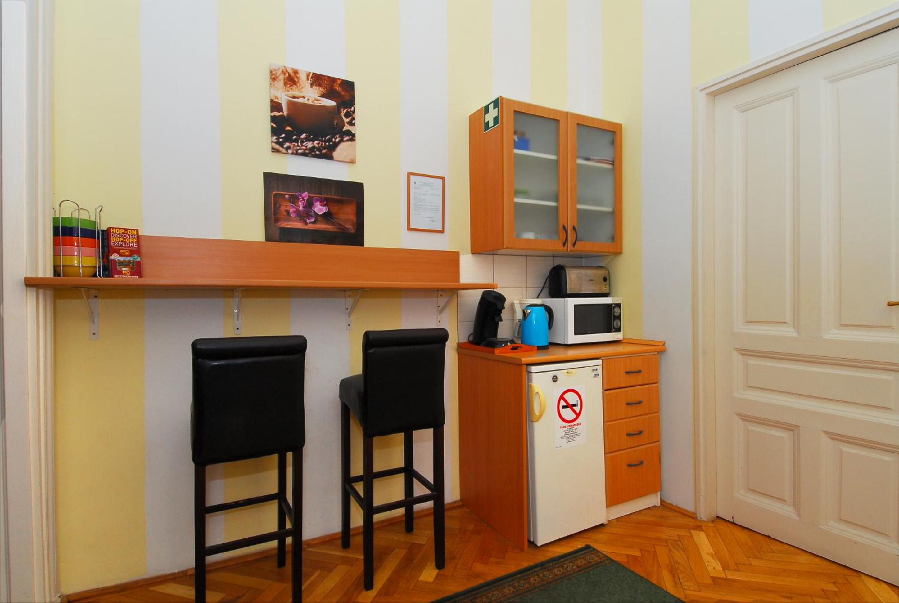 Mandy Apartments