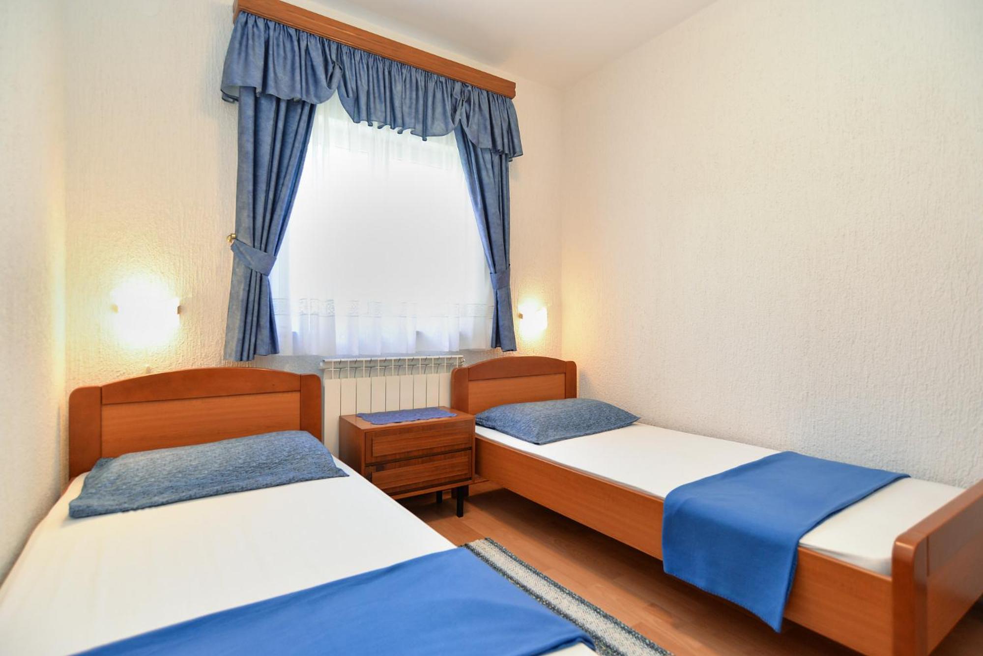 Apartments Vrcevan 811