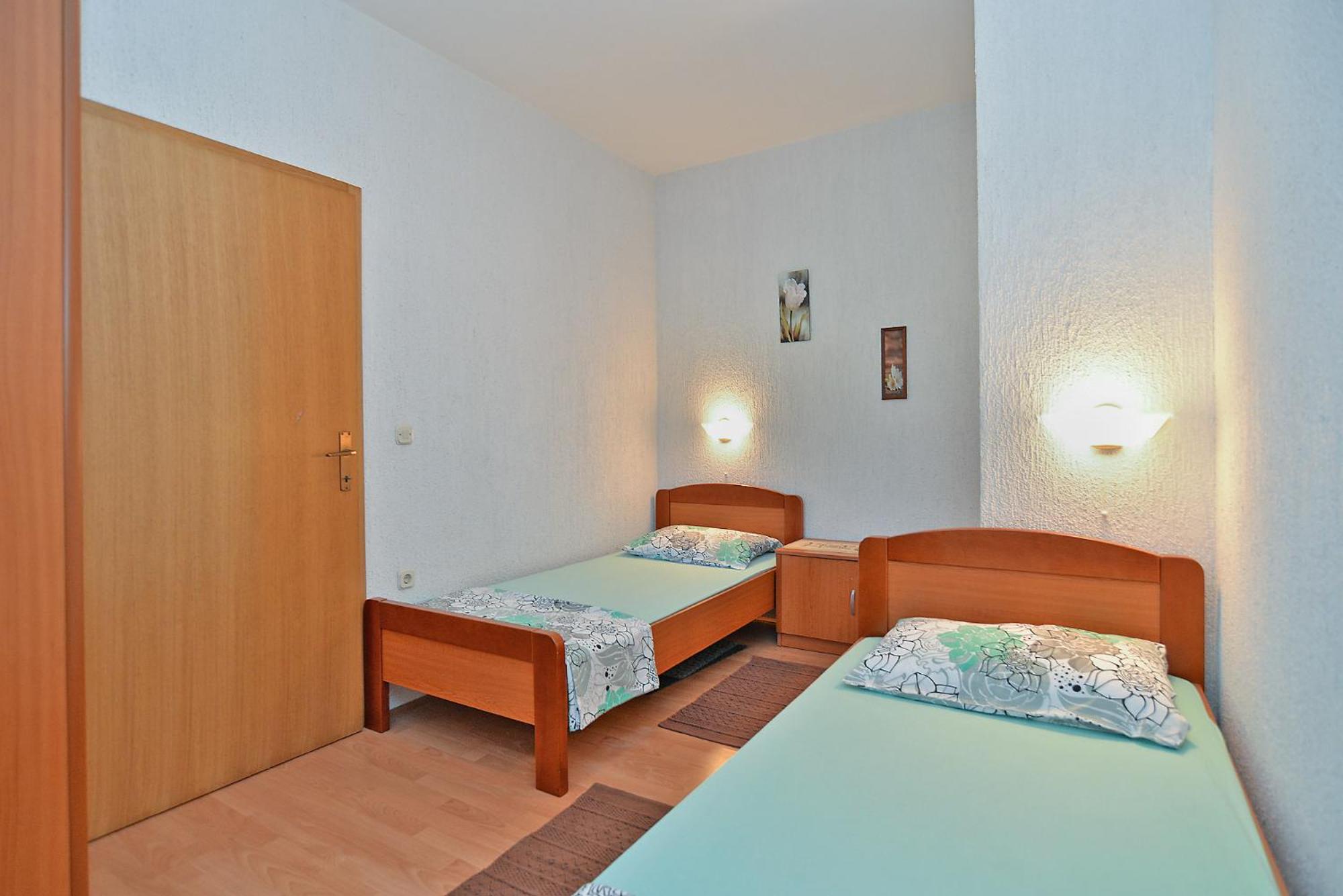 Apartments Vrcevan 811